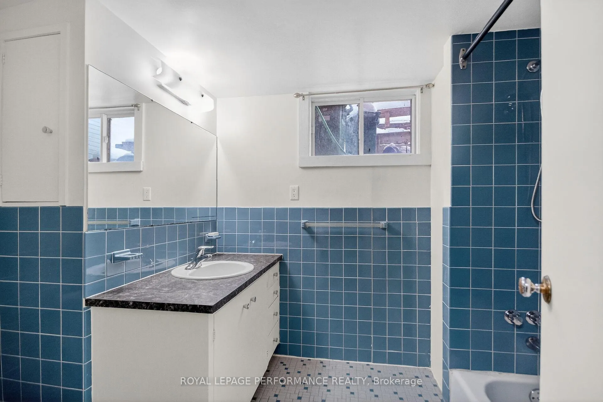 Photo 33 of 19 Mowat Street, Ottawa, Carson Grove — HOMEH