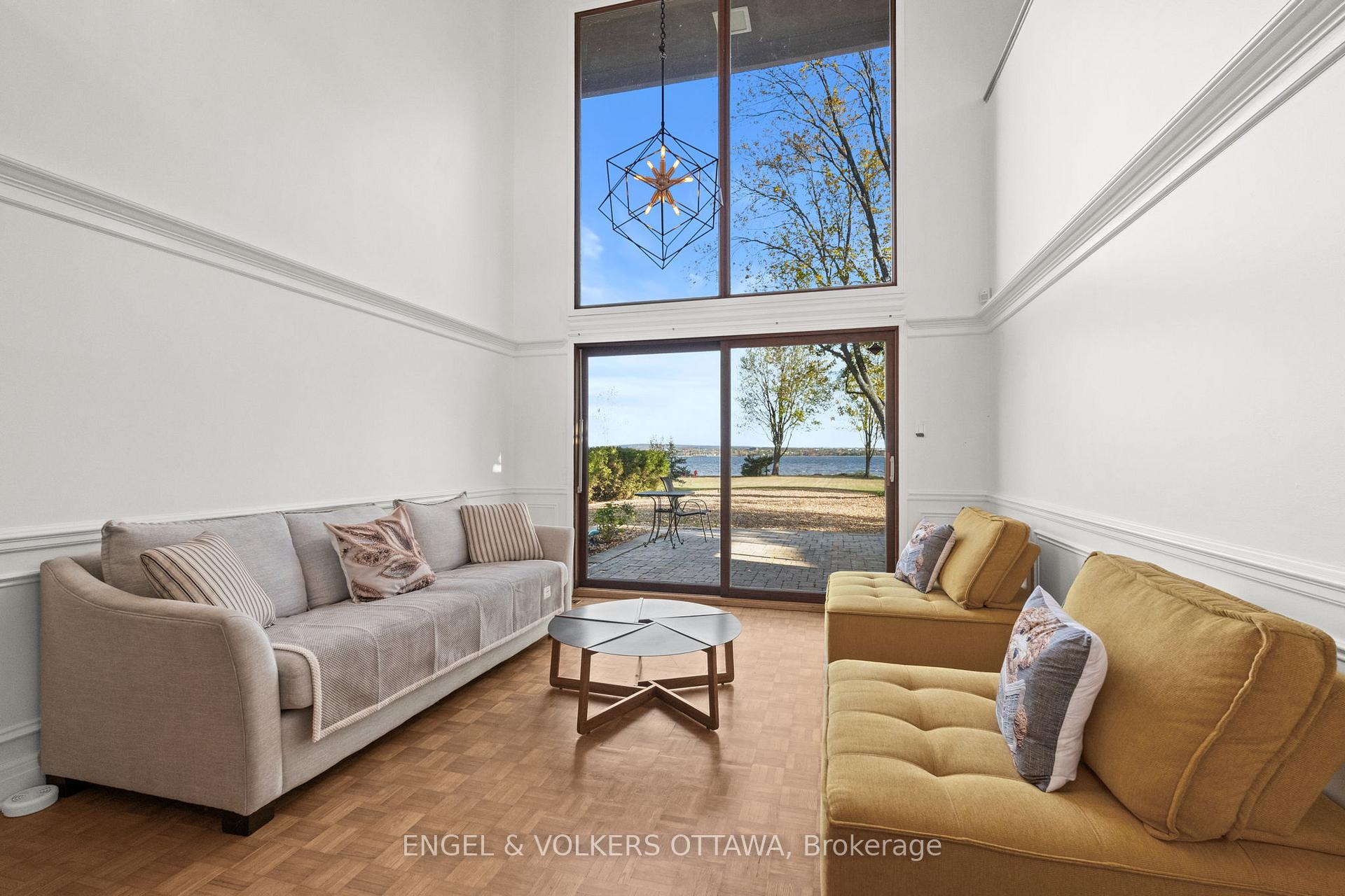 Photo 2 of 263 Grandview Road, Ottawa, Crystal Bay/Rocky Point — HOMEH
