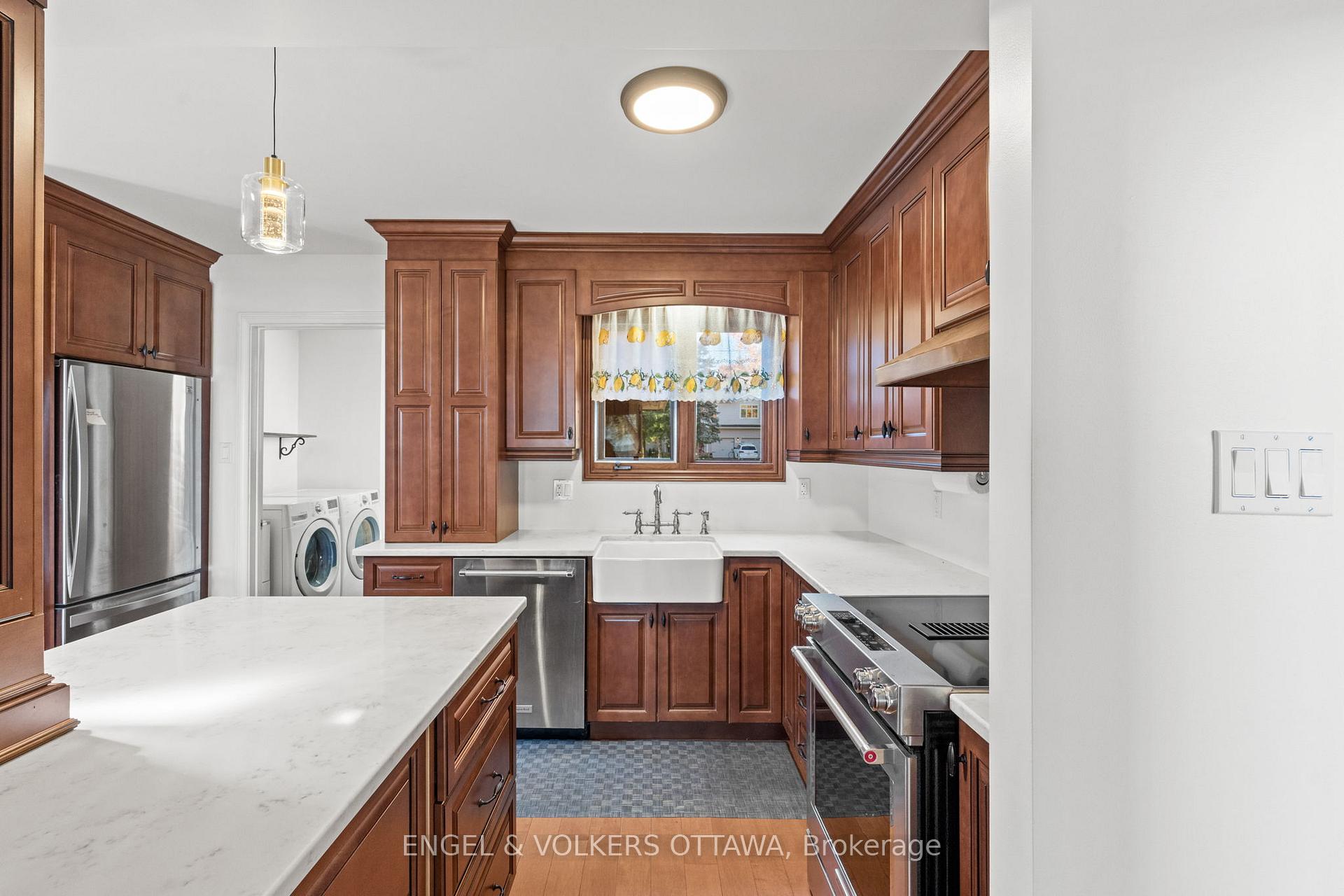 Photo 6 of 263 Grandview Road, Ottawa, Crystal Bay/Rocky Point — HOMEH