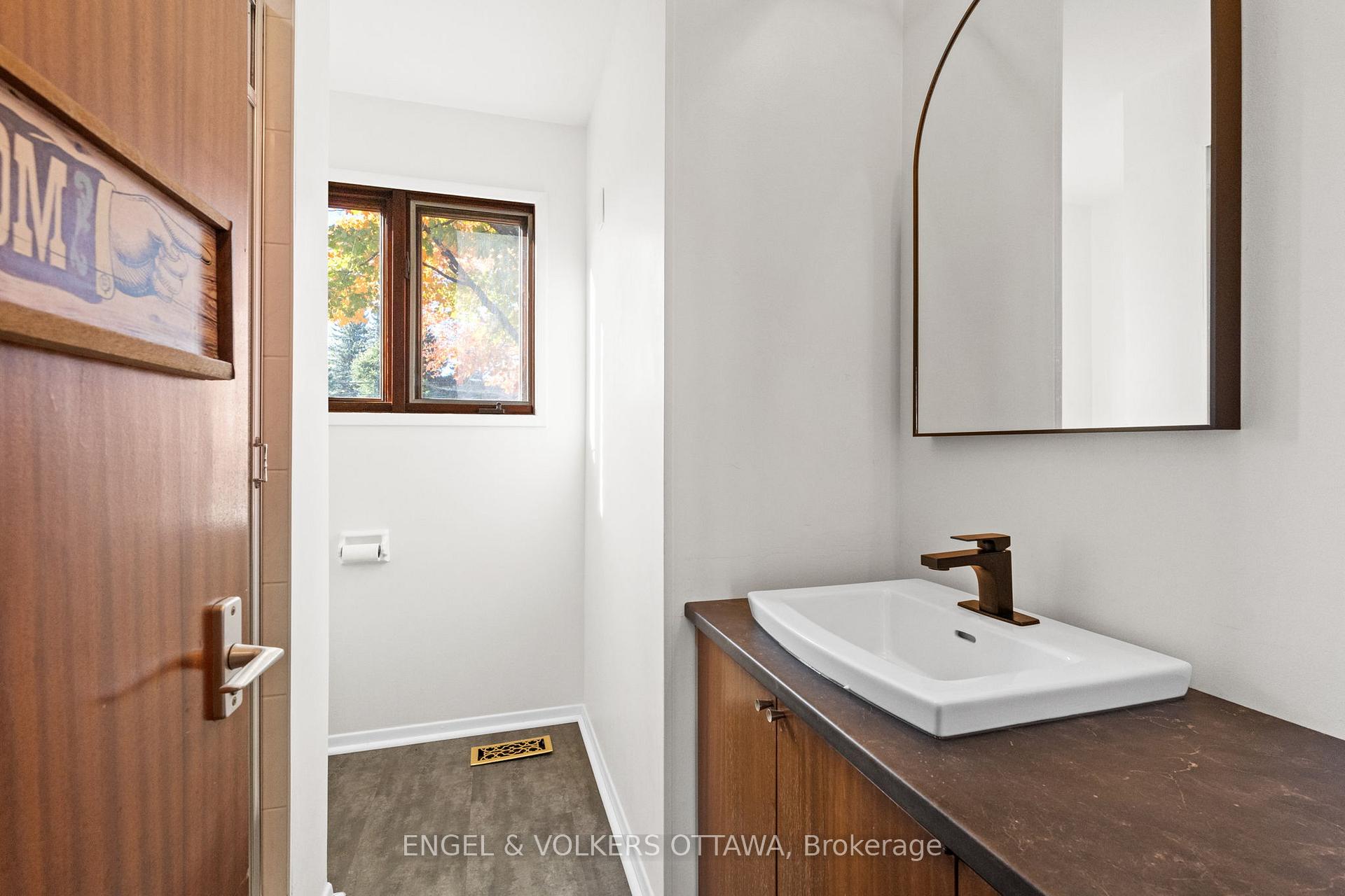 Photo 20 of 263 Grandview Road, Ottawa, Crystal Bay/Rocky Point — HOMEH