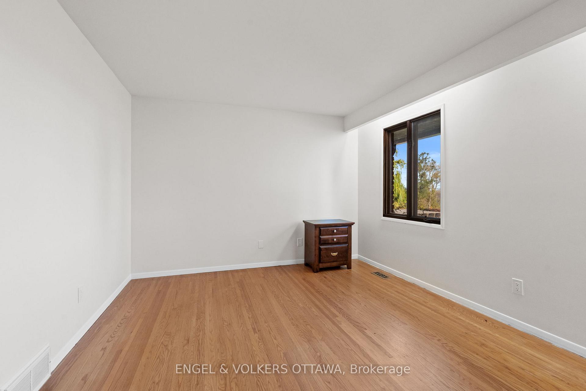 Photo 29 of 263 Grandview Road, Ottawa, Crystal Bay/Rocky Point — HOMEH