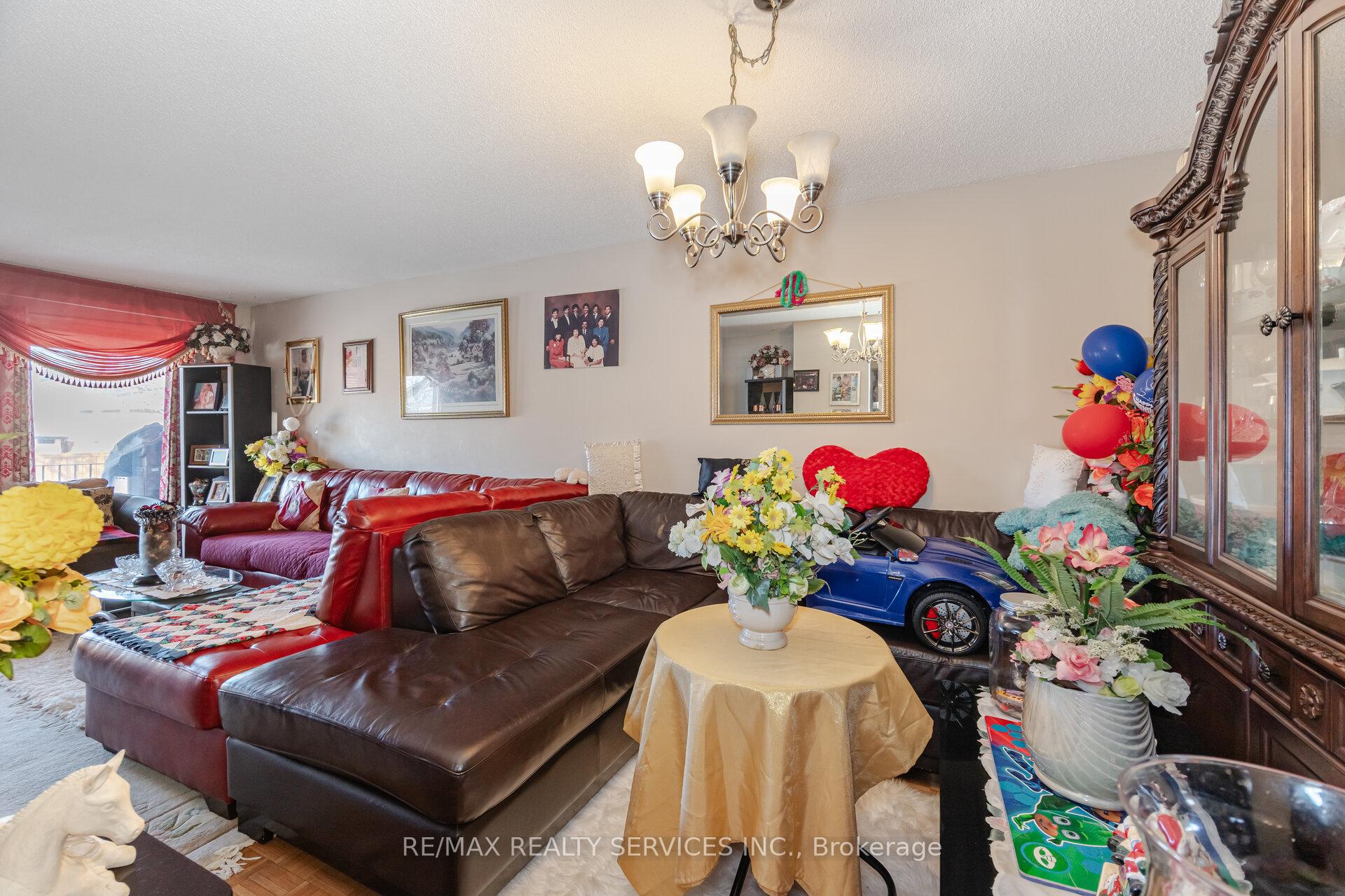 Photo 7 of 42 Abell Drive E, Brampton, Madoc — HOMEH
