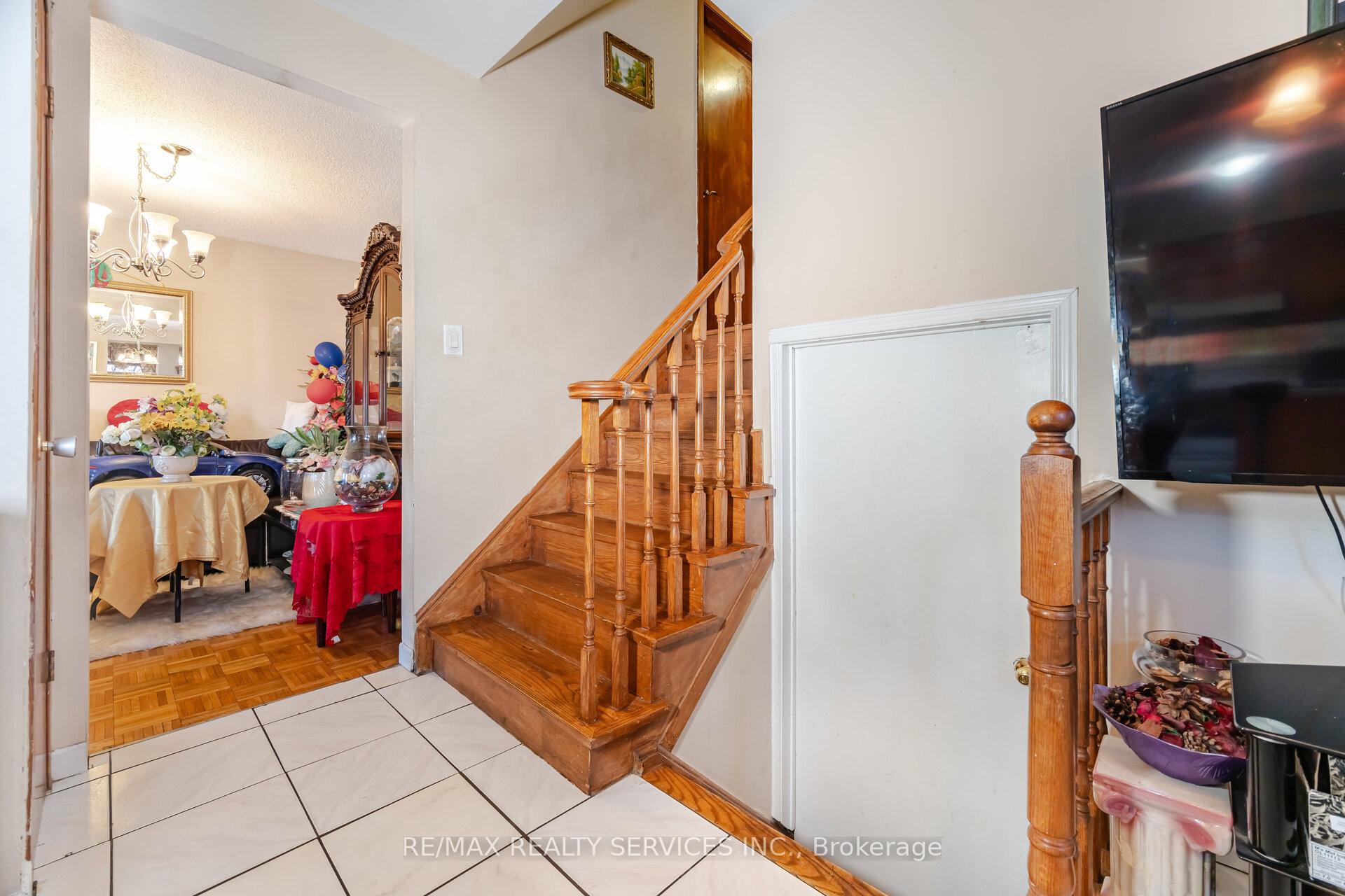 Photo 12 of 42 Abell Drive E, Brampton, Madoc — HOMEH
