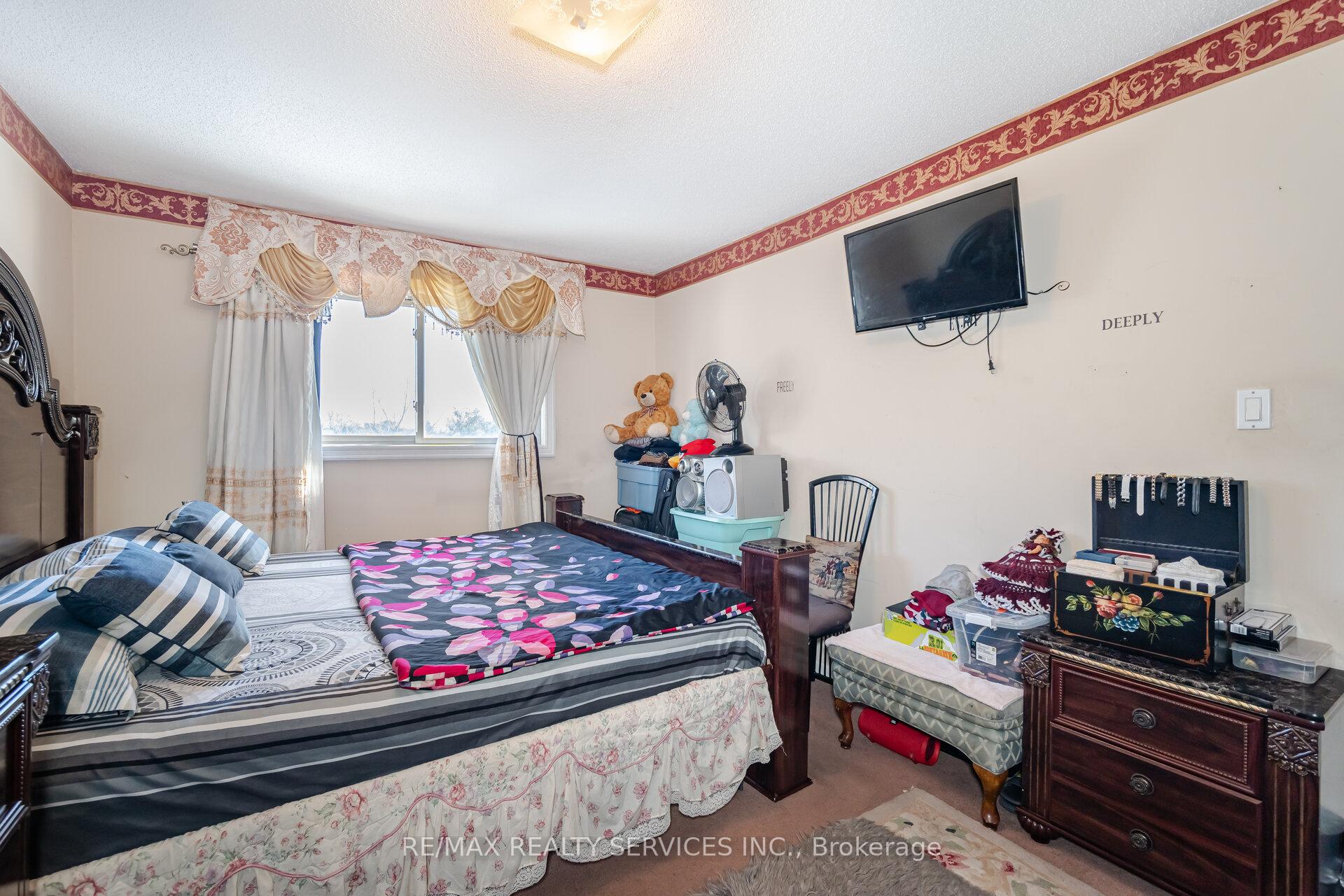 Photo 15 of 42 Abell Drive E, Brampton, Madoc — HOMEH