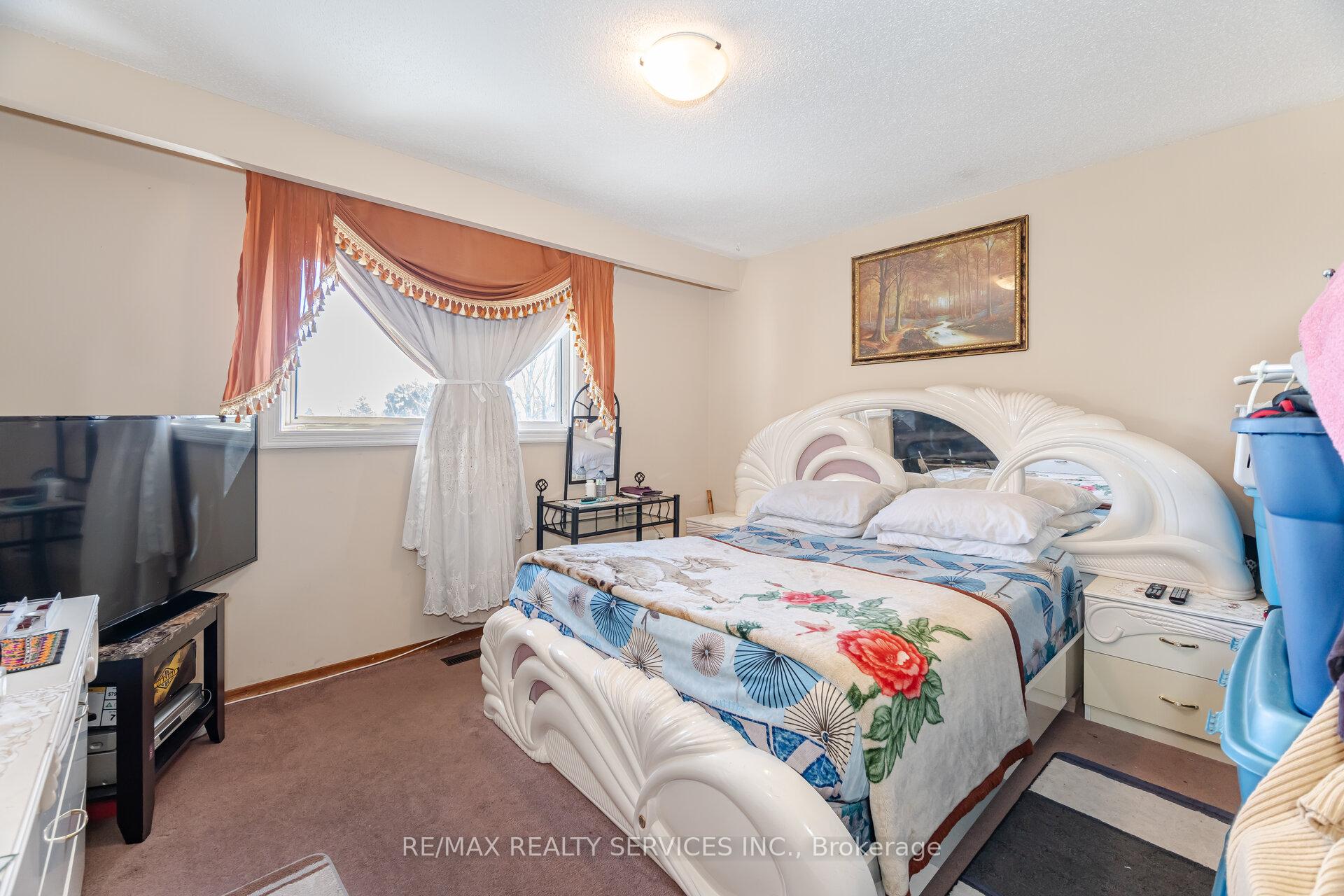 Photo 17 of 42 Abell Drive E, Brampton, Madoc — HOMEH