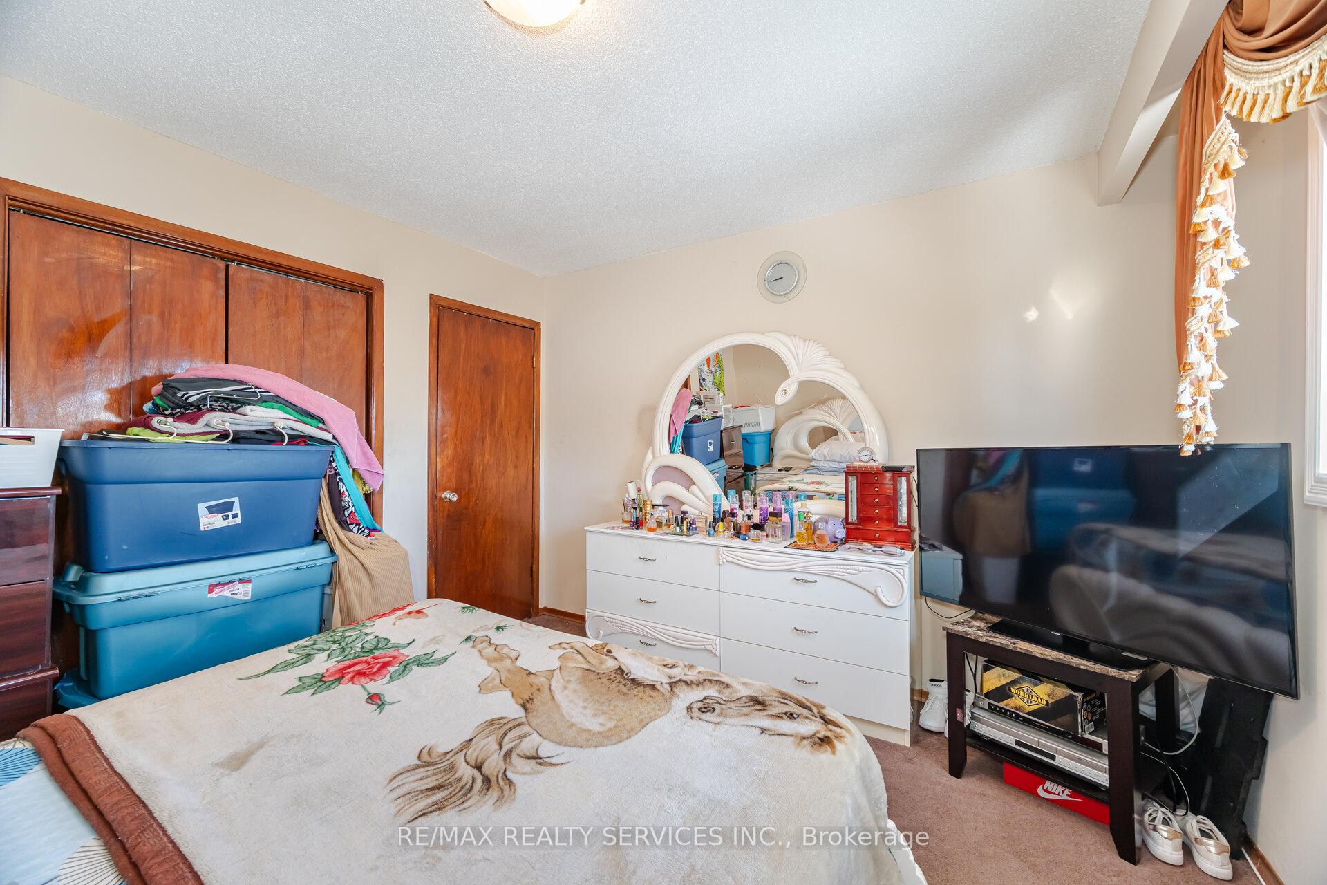 Photo 18 of 42 Abell Drive E, Brampton, Madoc — HOMEH