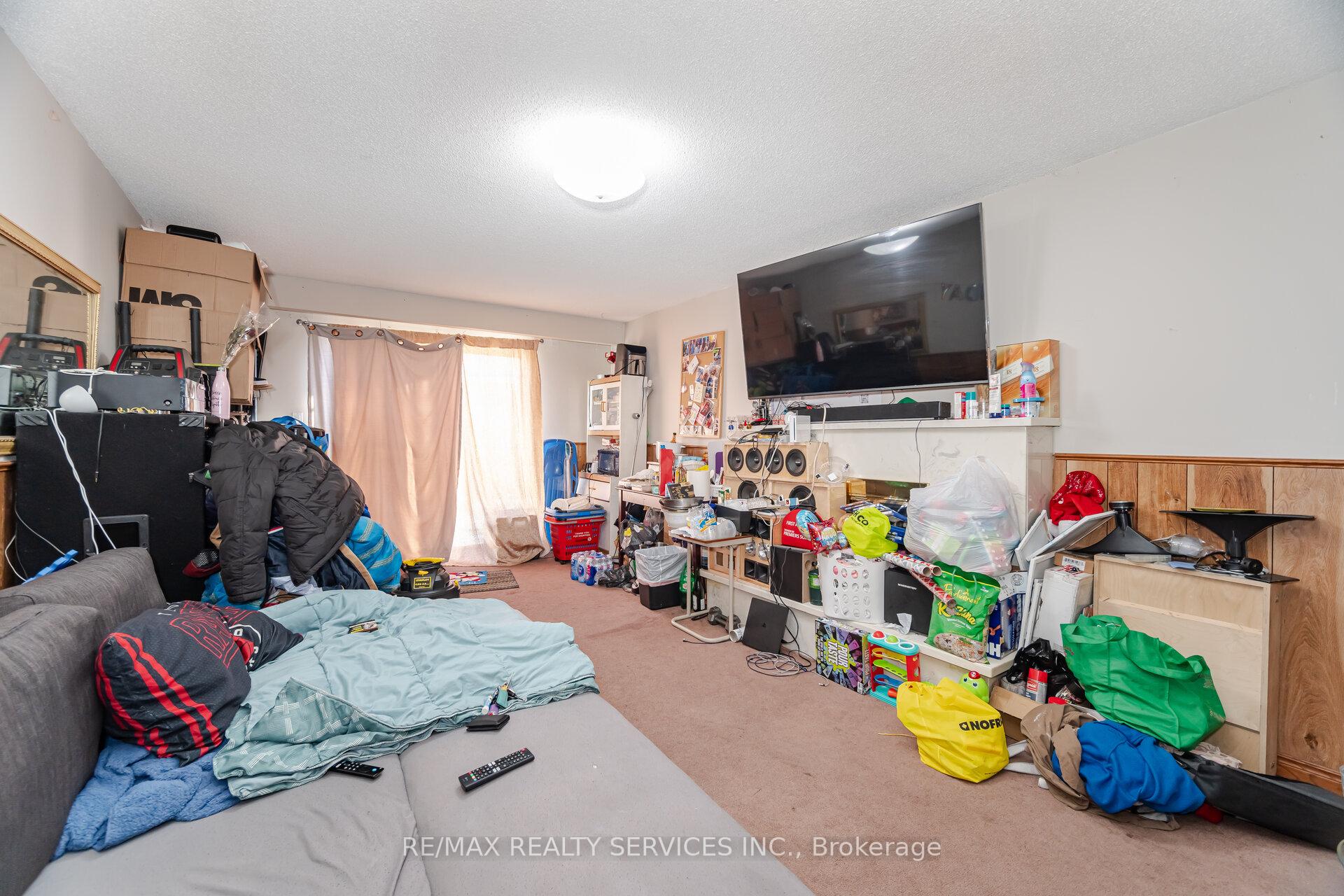 Photo 23 of 42 Abell Drive E, Brampton, Madoc — HOMEH