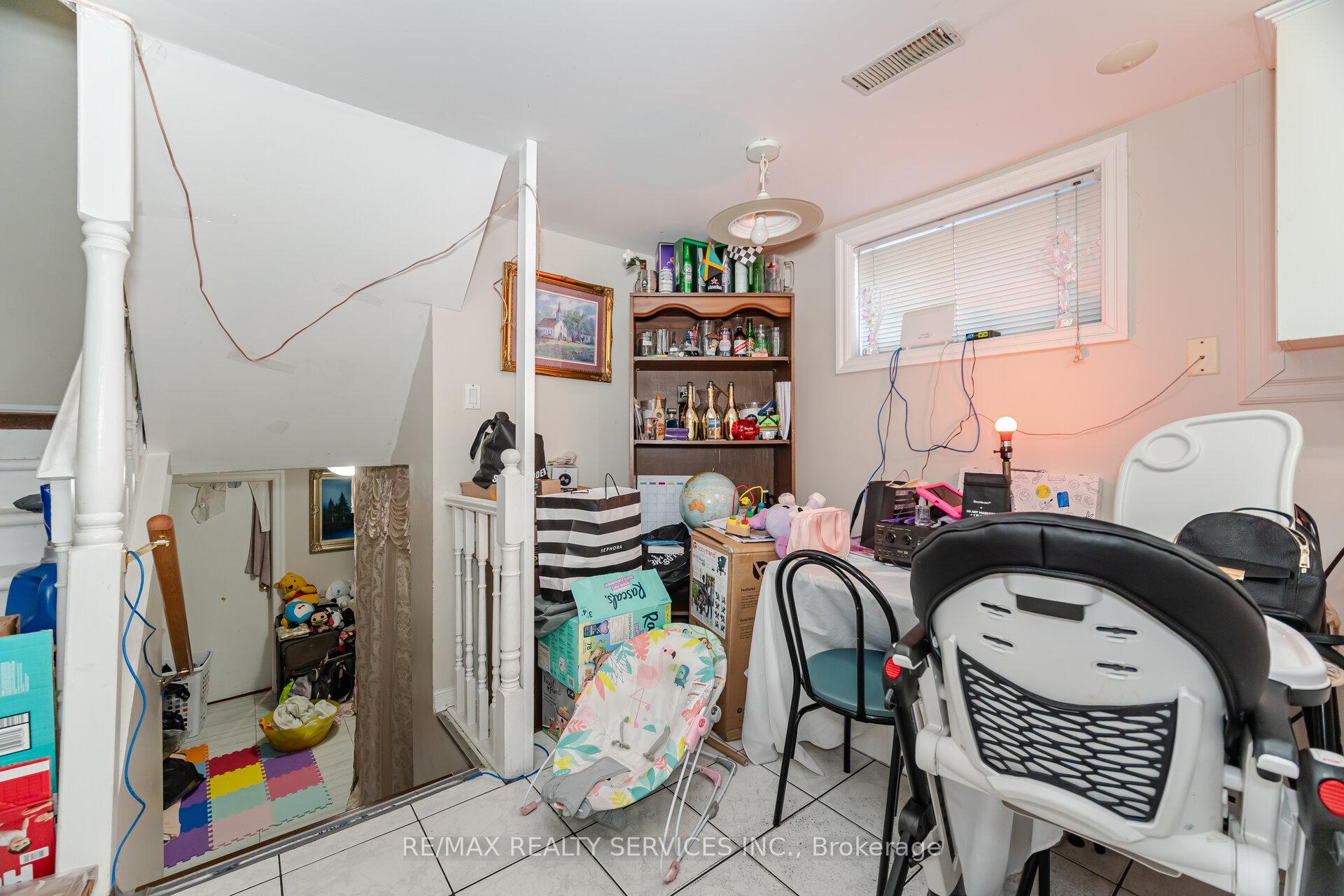 Photo 32 of 42 Abell Drive E, Brampton, Madoc — HOMEH