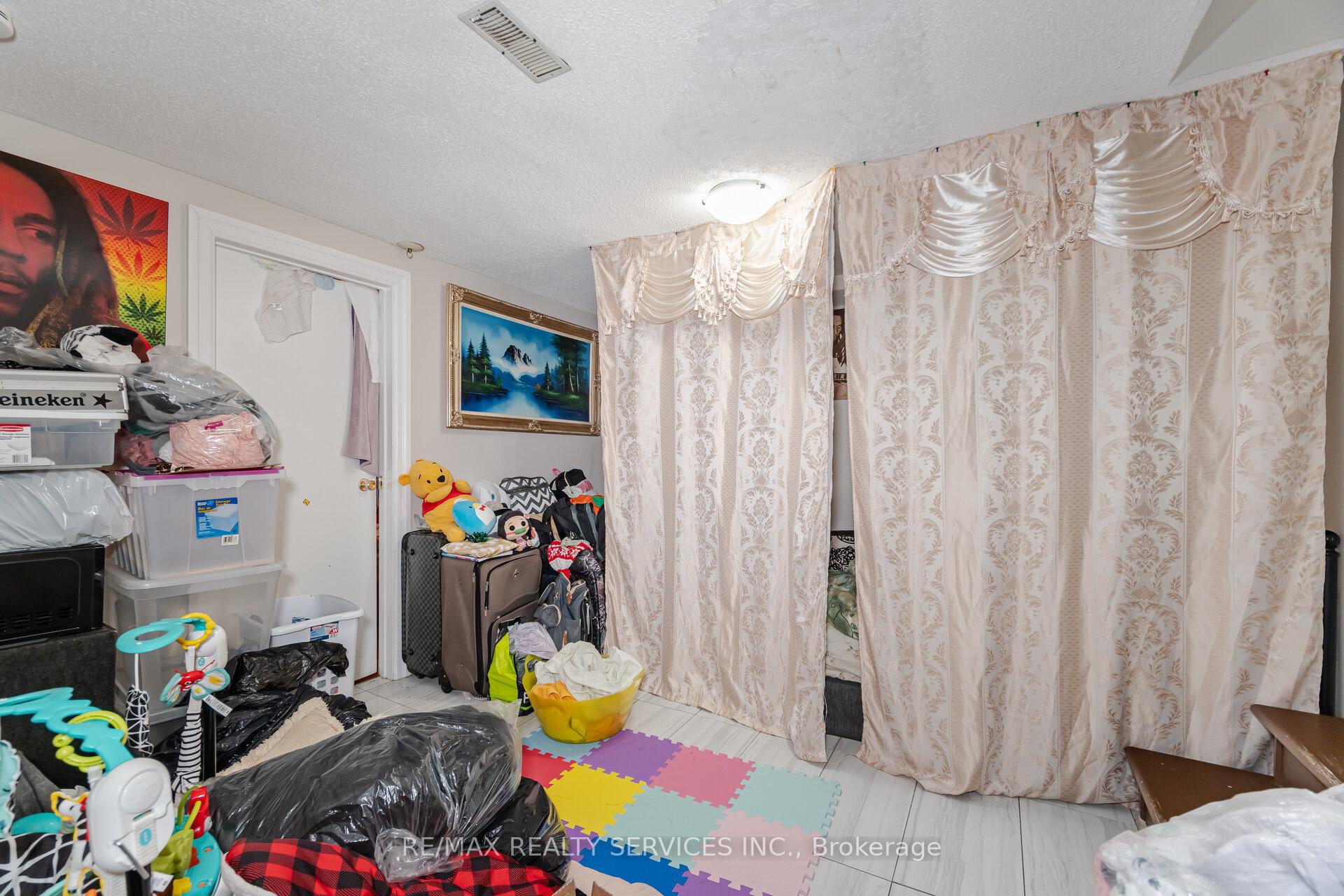 Photo 35 of 42 Abell Drive E, Brampton, Madoc — HOMEH