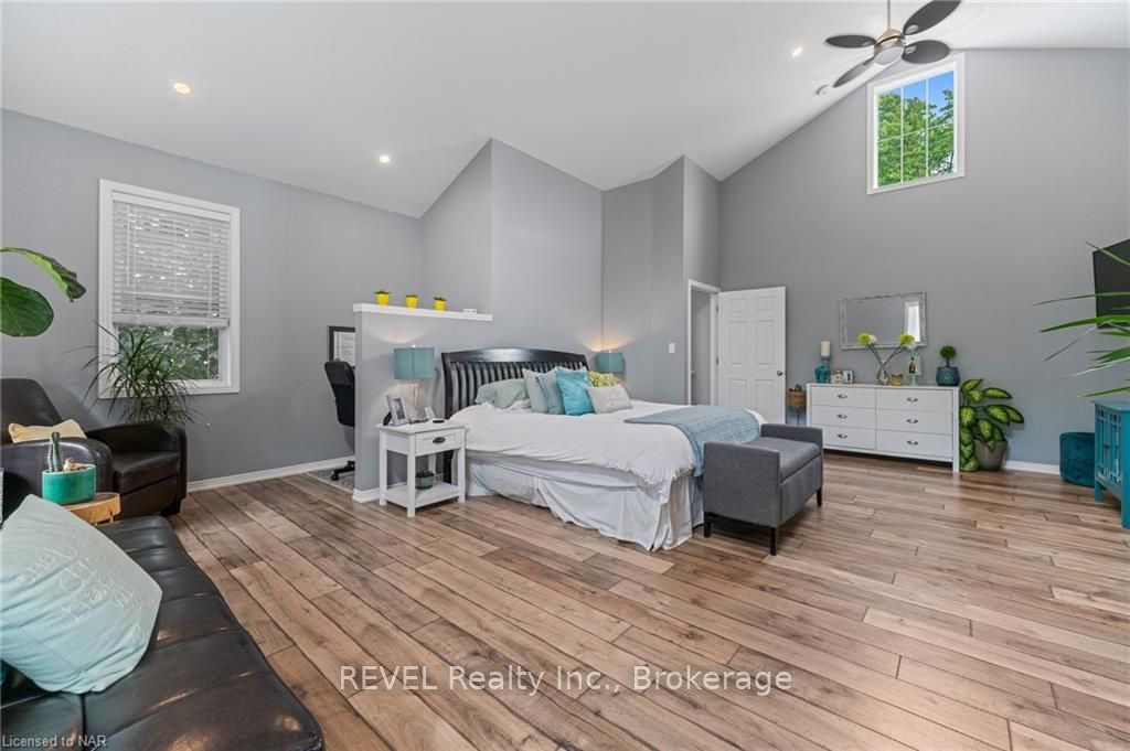 Photo 13 of 43 Dexter Street, St. Catharines, Ridley — HOMEH