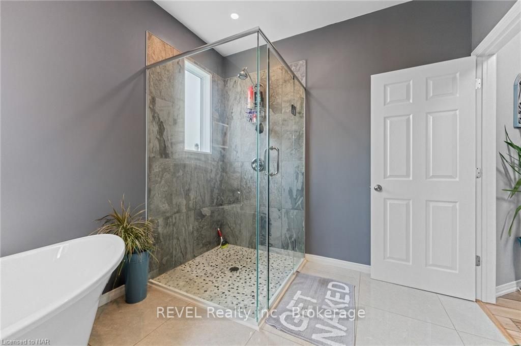 Photo 17 of 43 Dexter Street, St. Catharines, Ridley — HOMEH