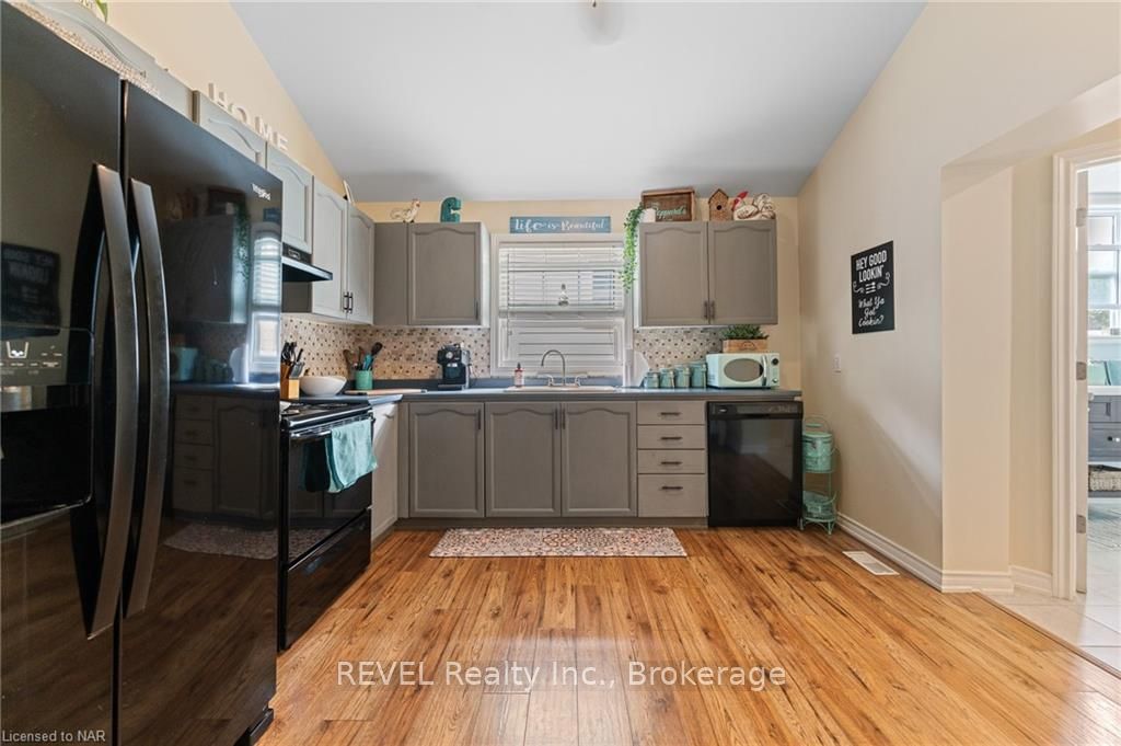 Photo 22 of 43 Dexter Street, St. Catharines, Ridley — HOMEH