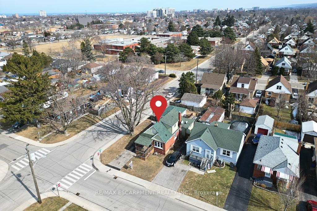 Front of 215 Walter Avenue S