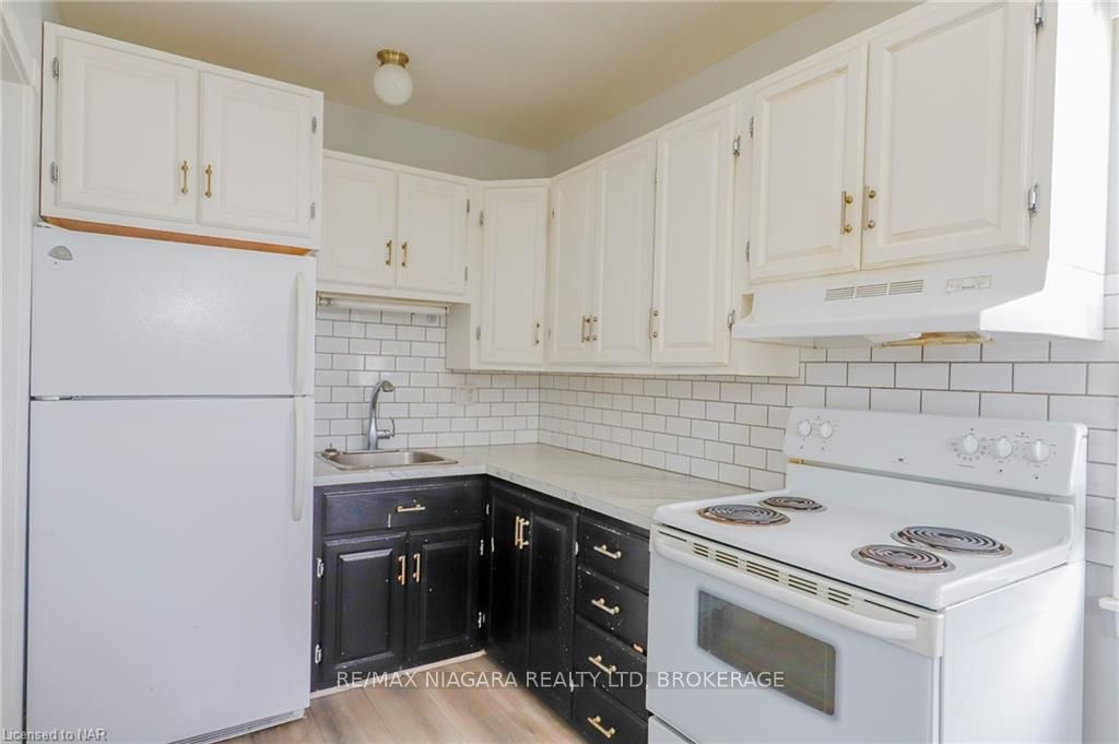 Photo 5 of 9 Beard Place, St. Catharines, E. Chester — HOMEH