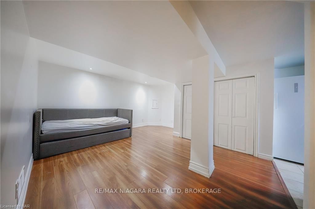 Photo 11 of 9 Beard Place, St. Catharines, E. Chester — HOMEH