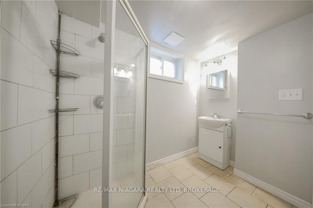 Photo 14 of 9 Beard Place, St. Catharines, E. Chester — HOMEH