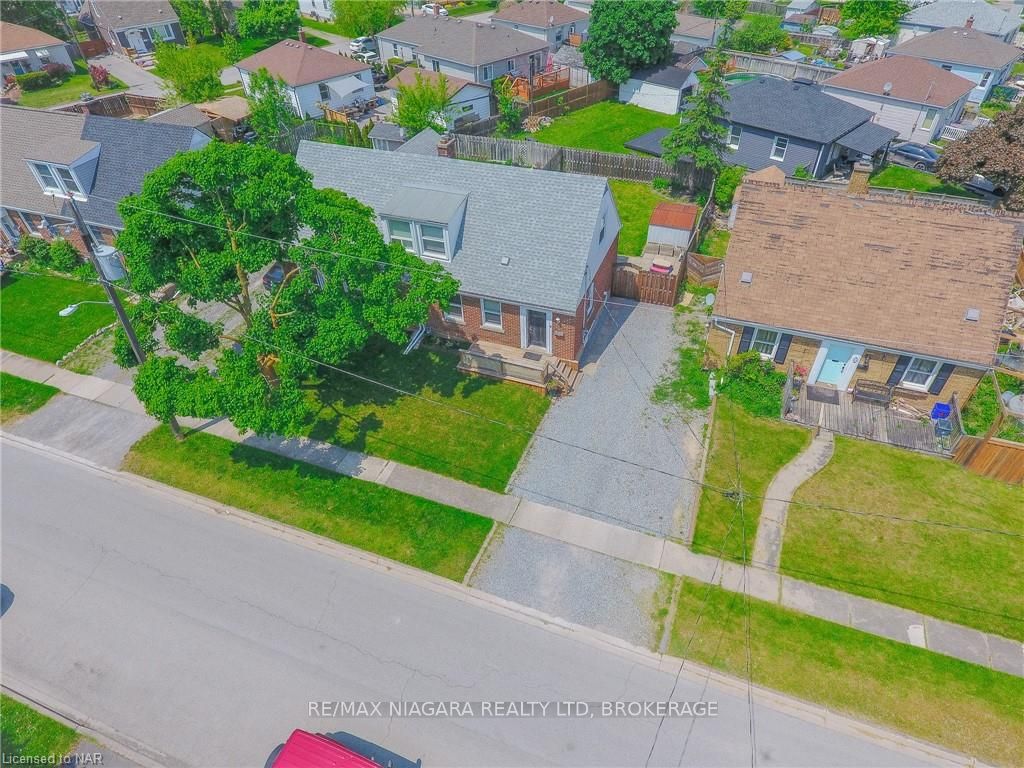 Photo 26 of 9 Beard Place, St. Catharines, E. Chester — HOMEH