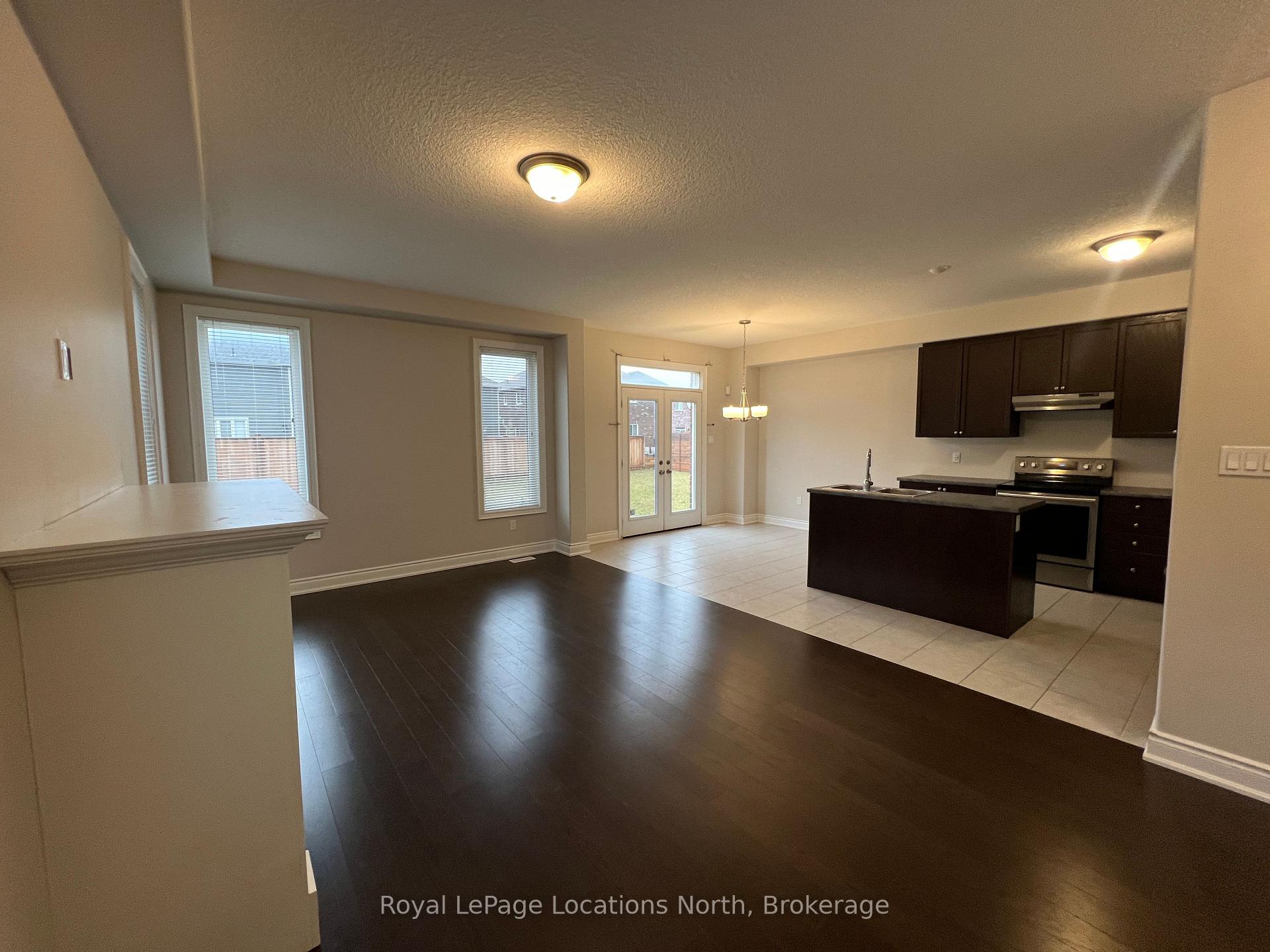 Photo 2 of 23 Lockerbie Crescent, Collingwood — HOMEH