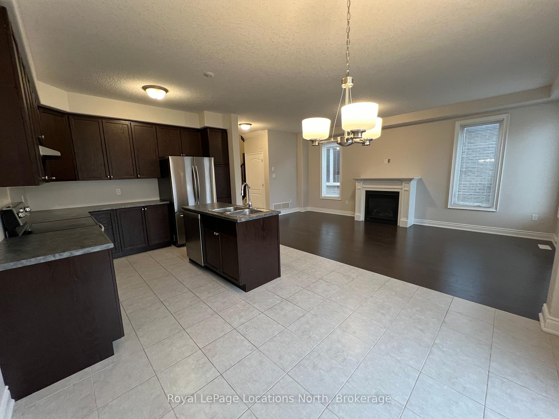 Photo 7 of 23 Lockerbie Crescent, Collingwood — HOMEH