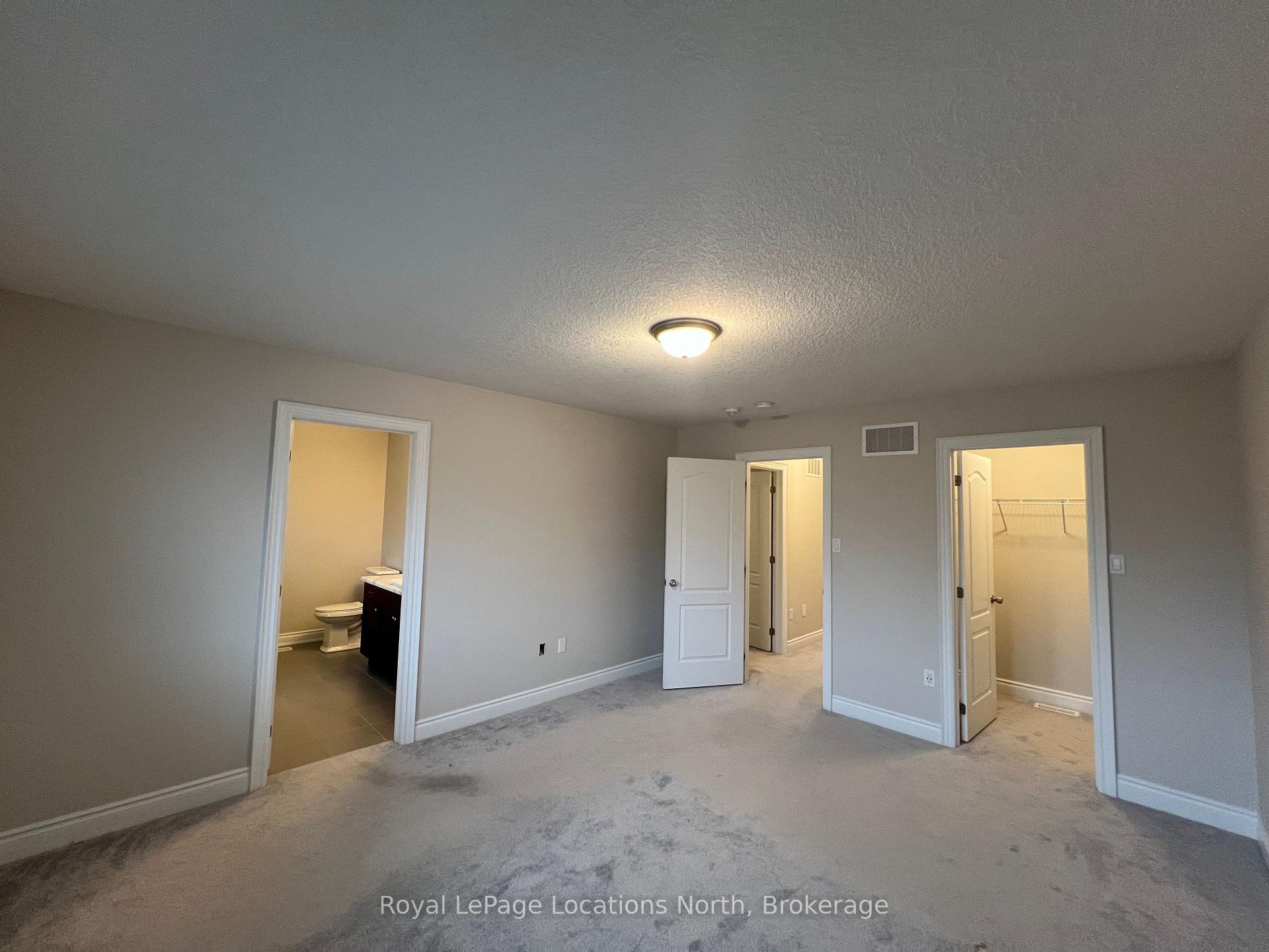 Photo 14 of 23 Lockerbie Crescent, Collingwood — HOMEH