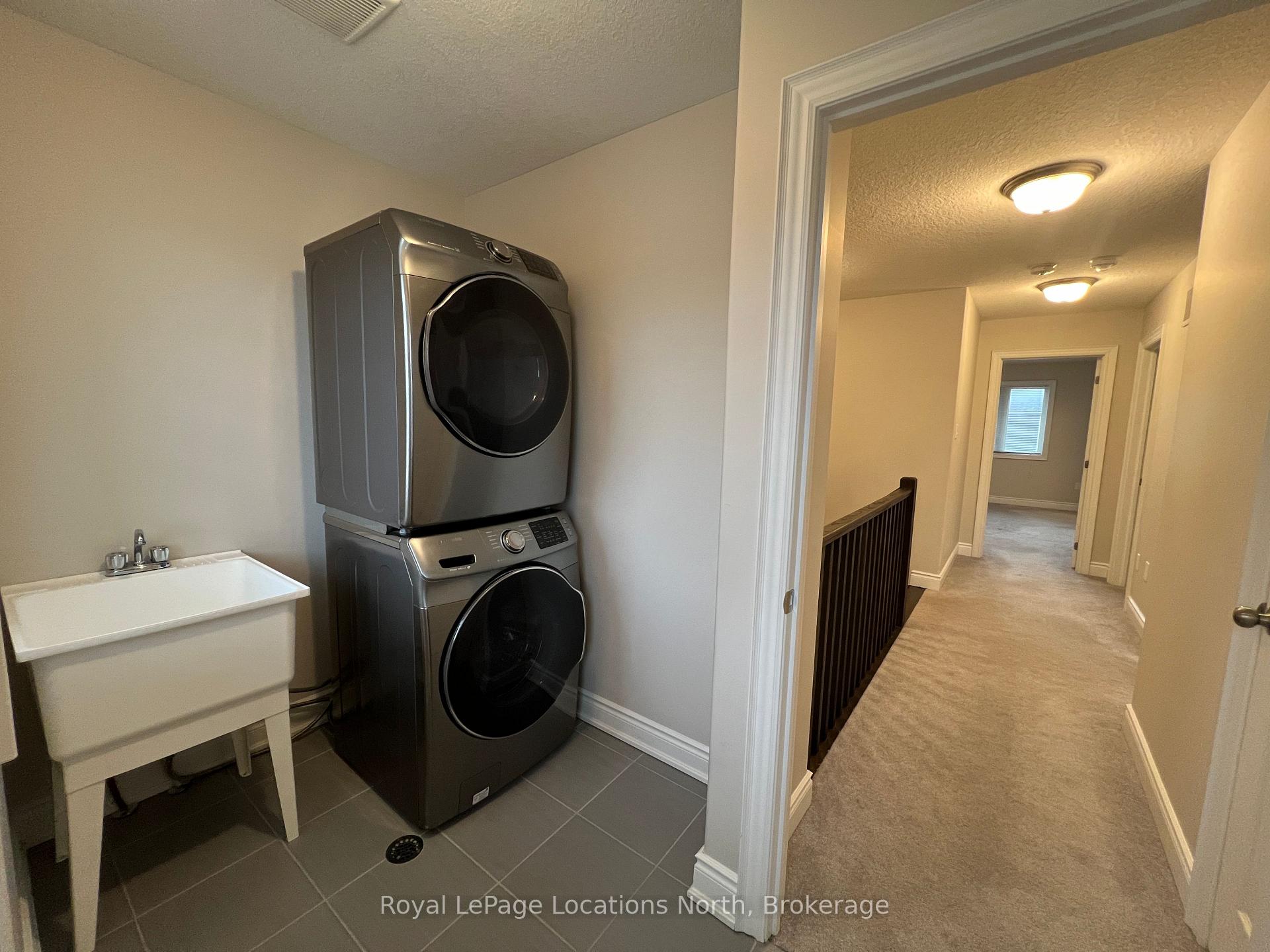 Photo 17 of 23 Lockerbie Crescent, Collingwood — HOMEH