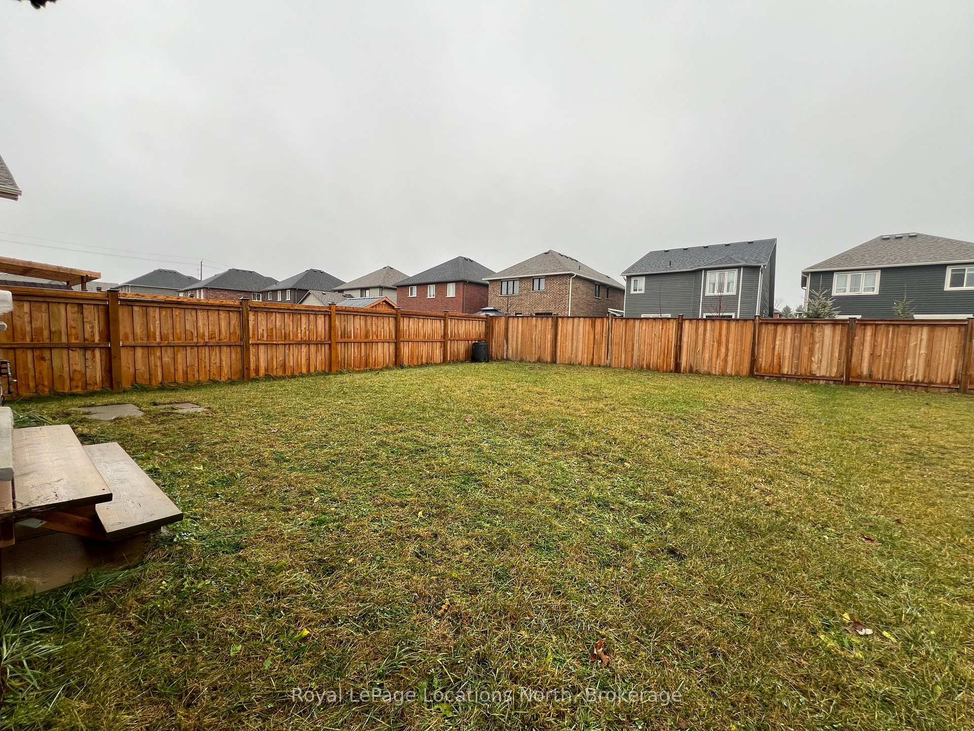Photo 23 of 23 Lockerbie Crescent, Collingwood — HOMEH