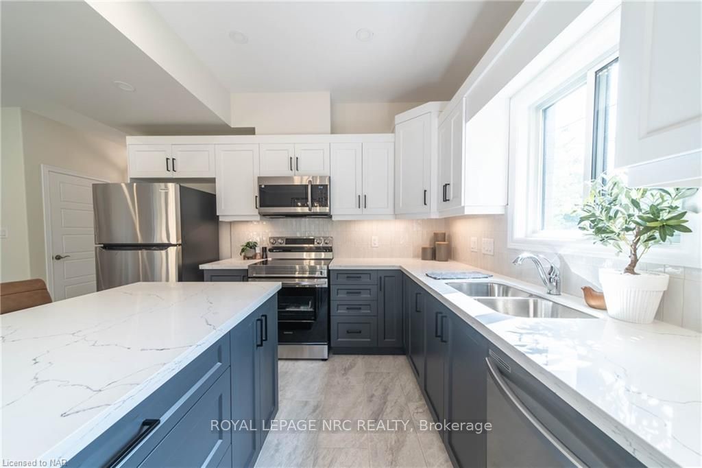 Photo 6 of Unit A, 427 Vine Street, St. Catharines, Vine/Linwell — HOMEH