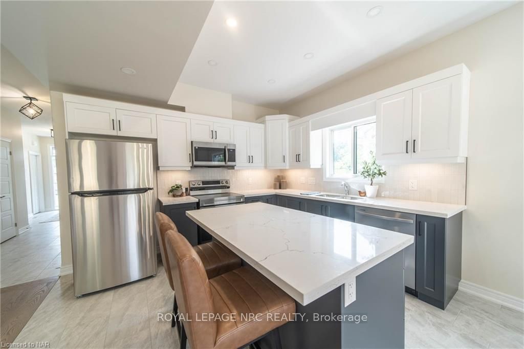 Photo 8 of Unit A, 427 Vine Street, St. Catharines, Vine/Linwell — HOMEH
