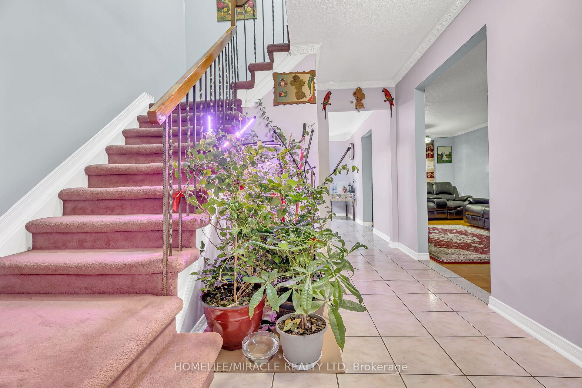Photo 13 of 4 Colchester Avenue, Brampton, Heart Lake West — HOMEH