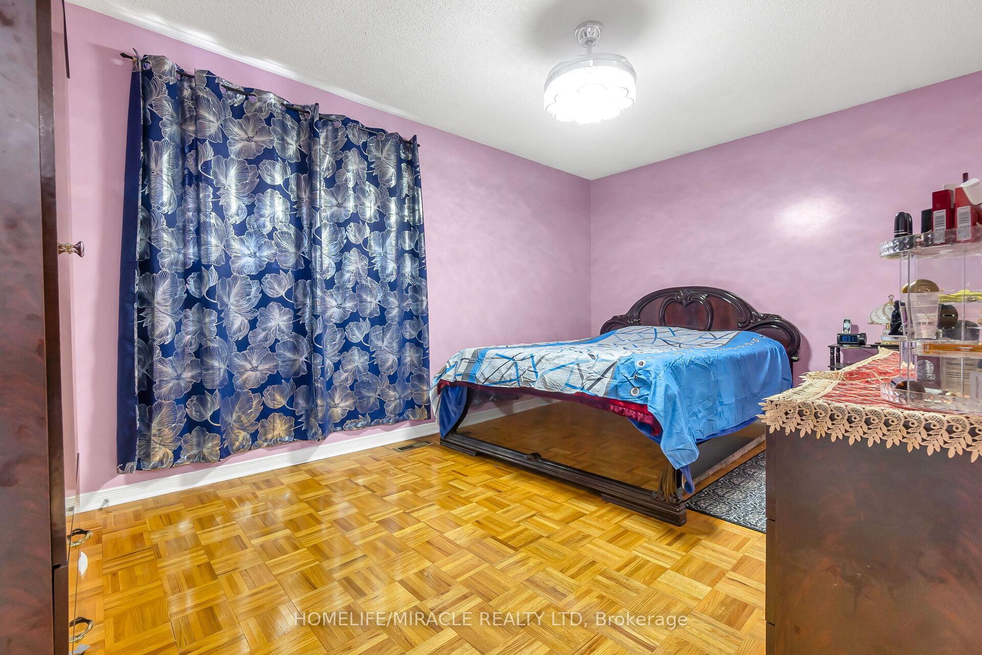 Photo 23 of 4 Colchester Avenue, Brampton, Heart Lake West — HOMEH