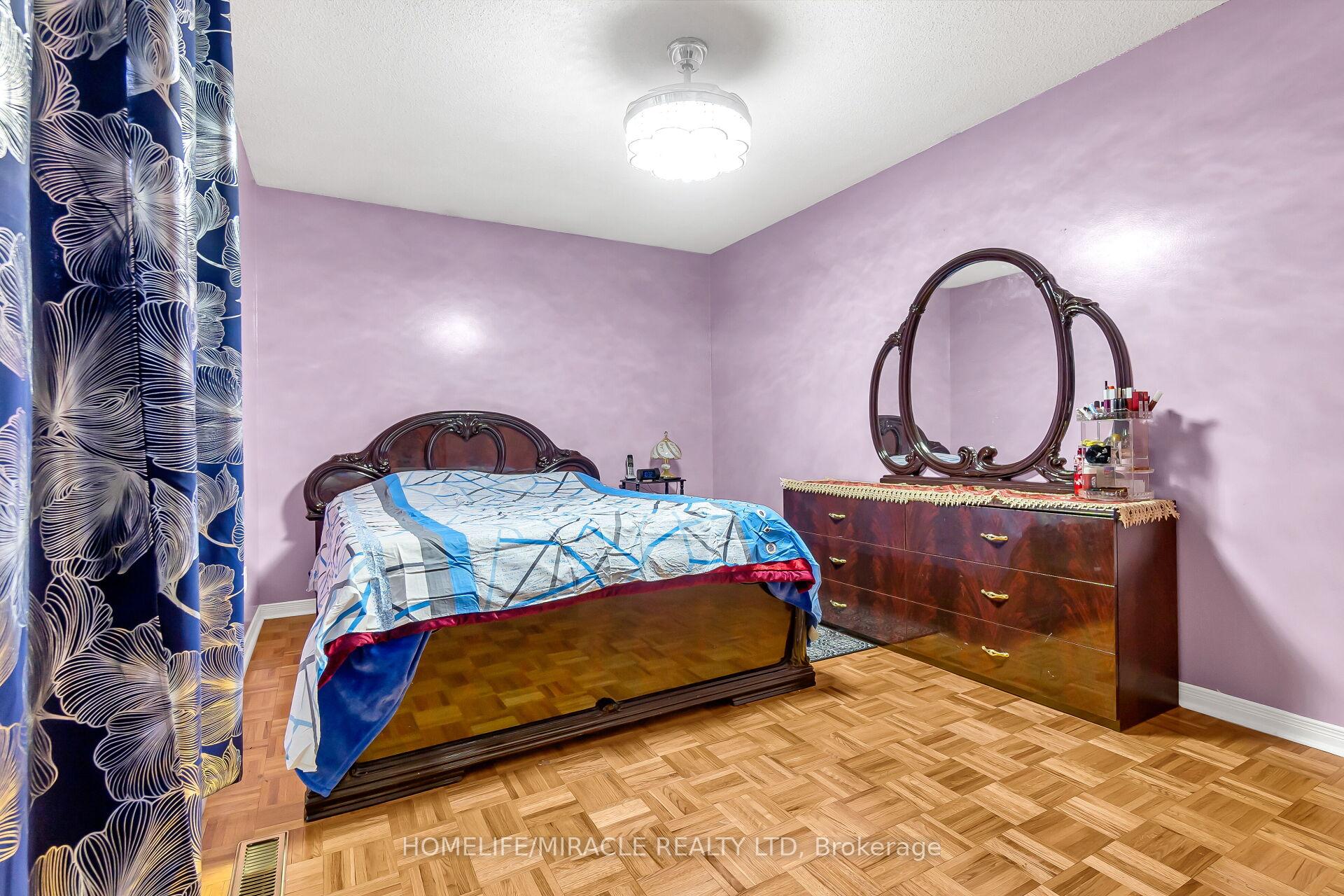 Photo 24 of 4 Colchester Avenue, Brampton, Heart Lake West — HOMEH