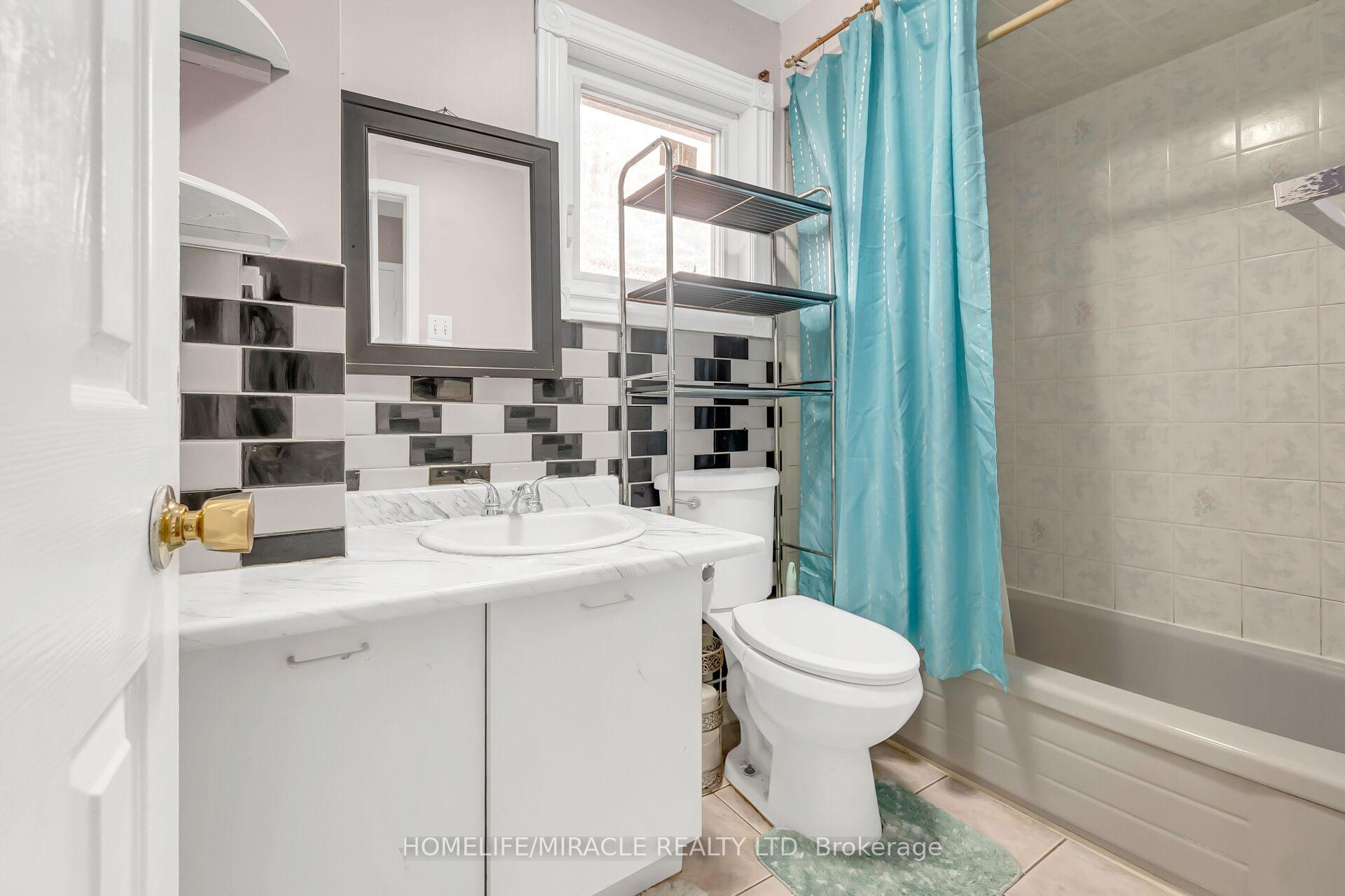Photo 31 of 4 Colchester Avenue, Brampton, Heart Lake West — HOMEH