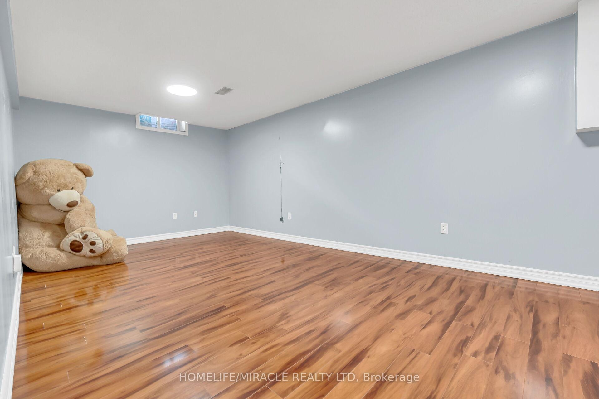 Photo 33 of 4 Colchester Avenue, Brampton, Heart Lake West — HOMEH