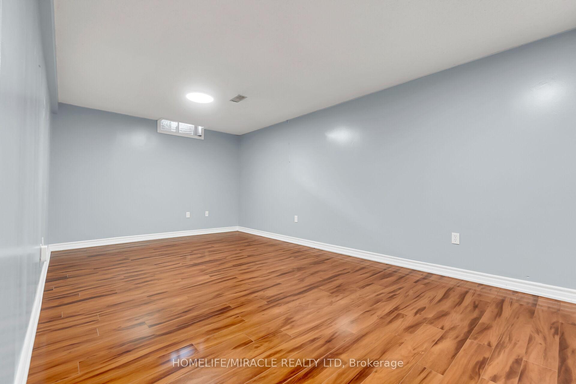 Photo 34 of 4 Colchester Avenue, Brampton, Heart Lake West — HOMEH