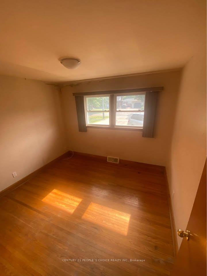 Photo 11 of 88 Parkway, St. Catharines, Carlton/Bunting — HOMEH