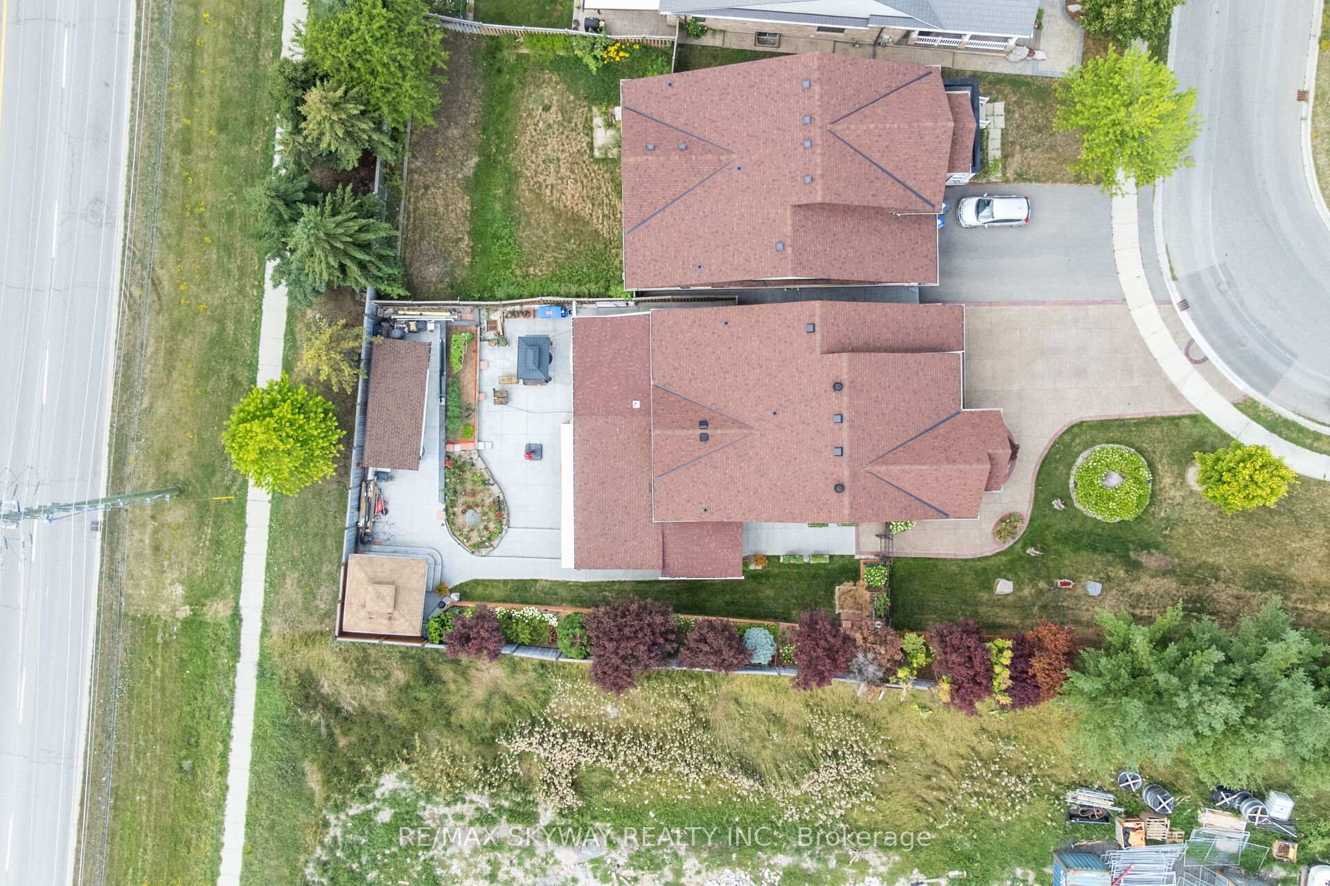 Photo 24 of 26 Trailside Walk, Brampton, Bramalea North Industrial — HOMEH
