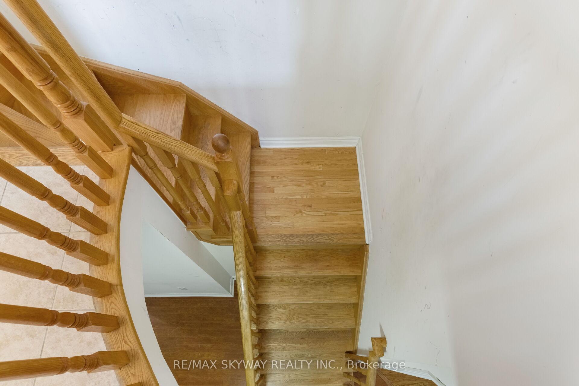 Photo 29 of 26 Trailside Walk, Brampton, Bramalea North Industrial — HOMEH