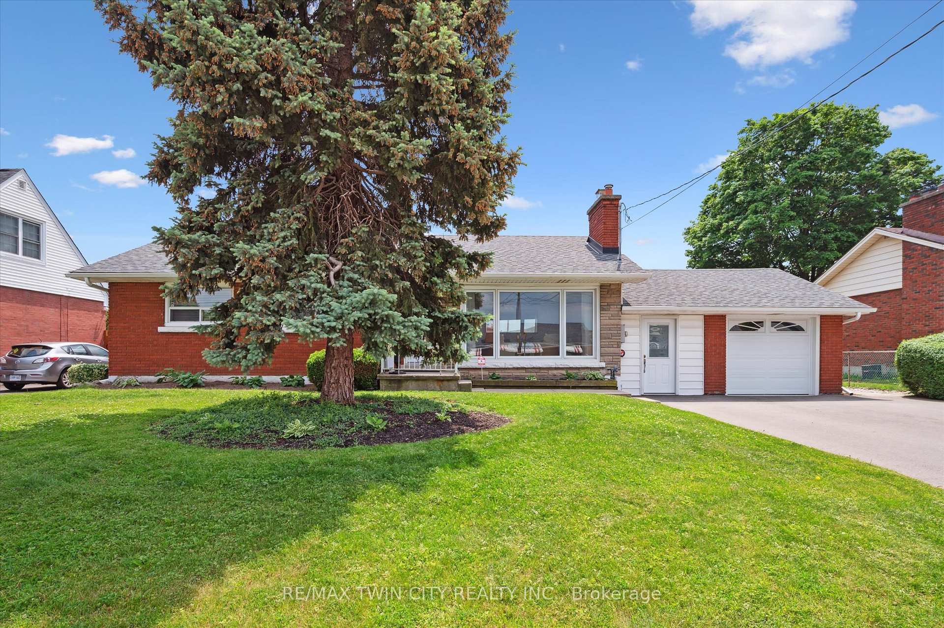 Photo 1 of 13 Meadowvale Avenue, Hamilton, Stoney Creek — HOMEH