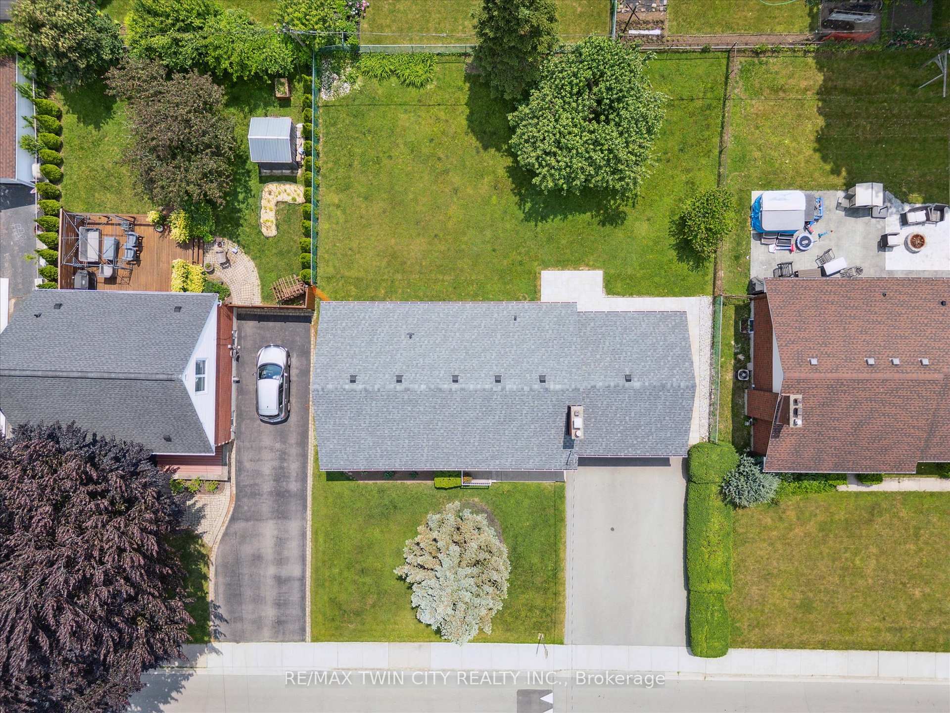 Photo 4 of 13 Meadowvale Avenue, Hamilton, Stoney Creek — HOMEH