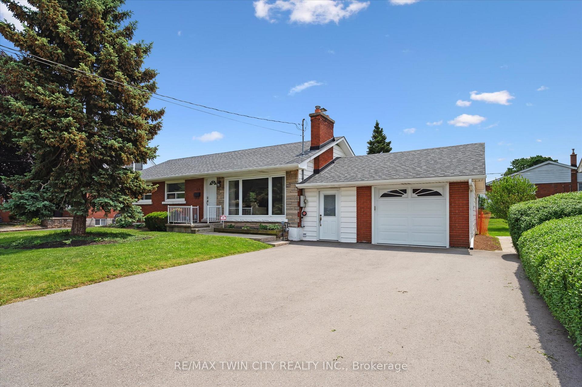 Photo 6 of 13 Meadowvale Avenue, Hamilton, Stoney Creek — HOMEH