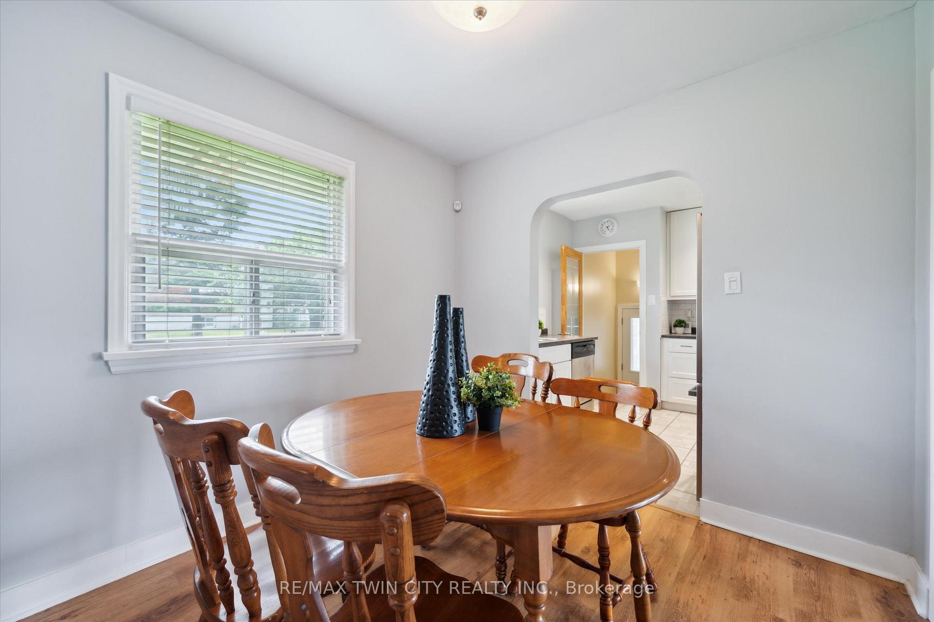 Photo 13 of 13 Meadowvale Avenue, Hamilton, Stoney Creek — HOMEH