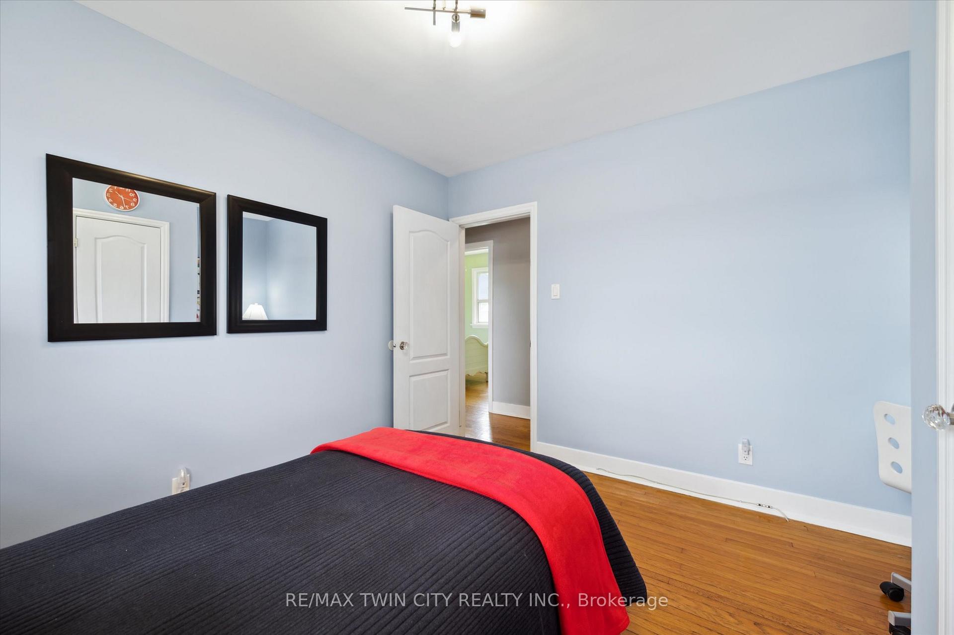 Photo 19 of 13 Meadowvale Avenue, Hamilton, Stoney Creek — HOMEH