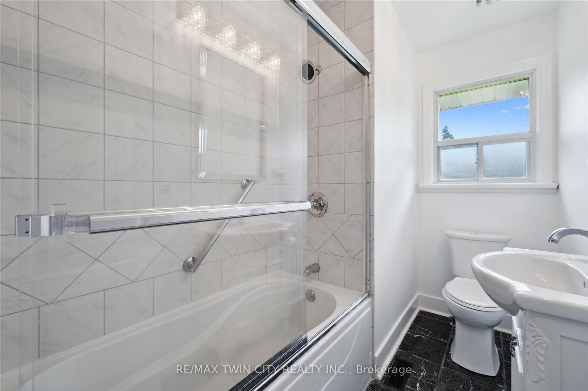 Photo 20 of 13 Meadowvale Avenue, Hamilton, Stoney Creek — HOMEH