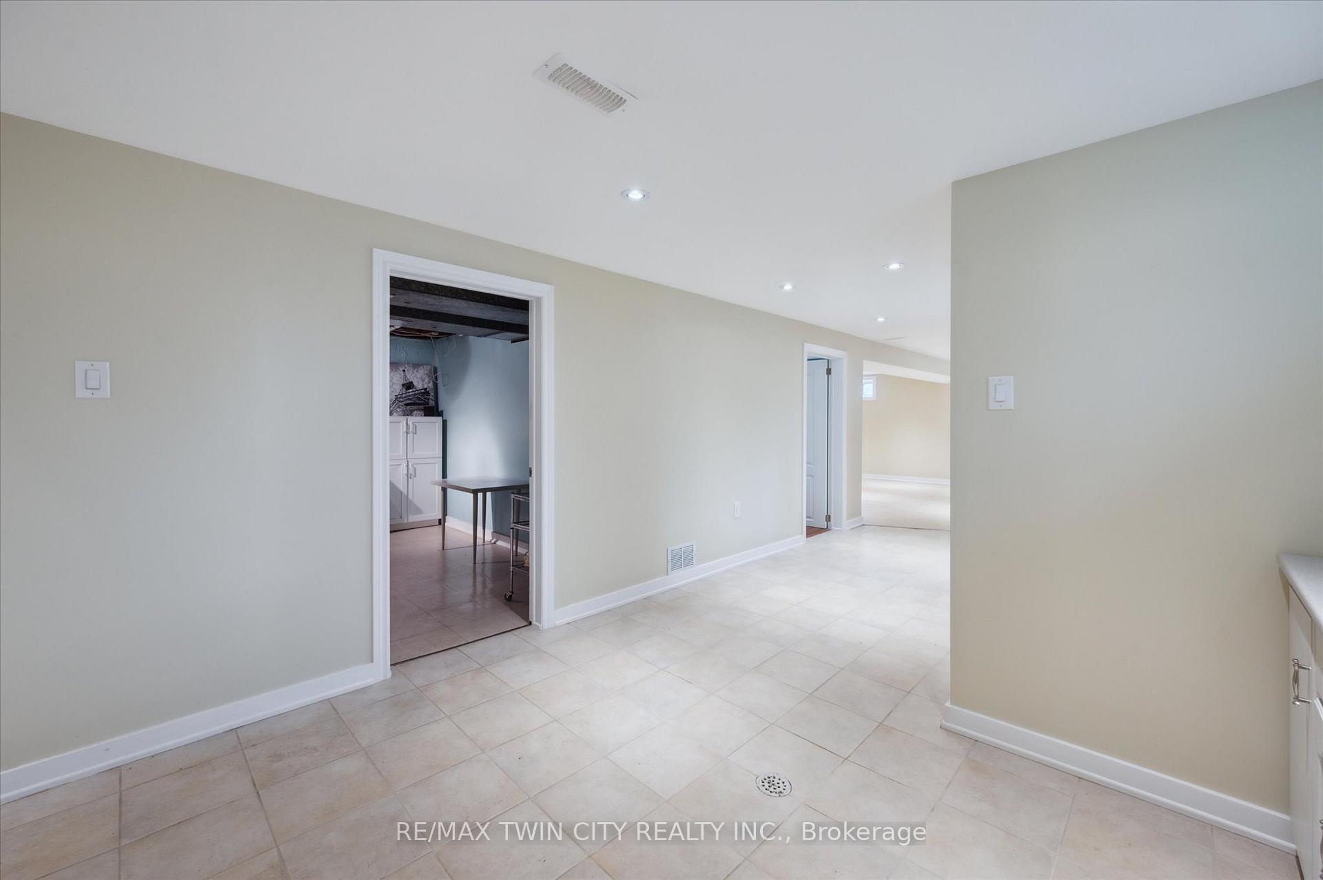 Photo 27 of 13 Meadowvale Avenue, Hamilton, Stoney Creek — HOMEH