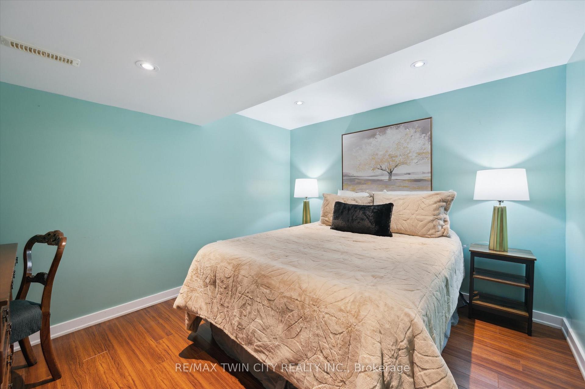 Photo 28 of 13 Meadowvale Avenue, Hamilton, Stoney Creek — HOMEH