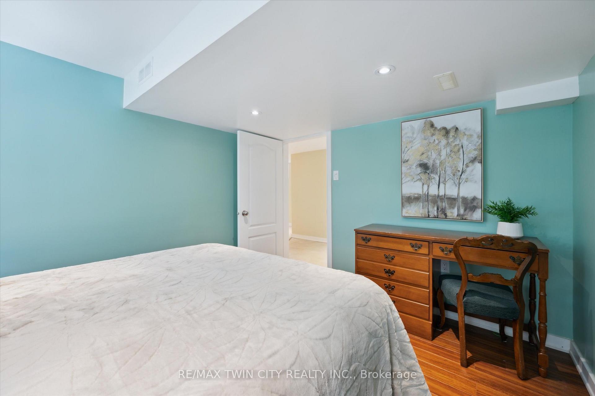 Photo 29 of 13 Meadowvale Avenue, Hamilton, Stoney Creek — HOMEH