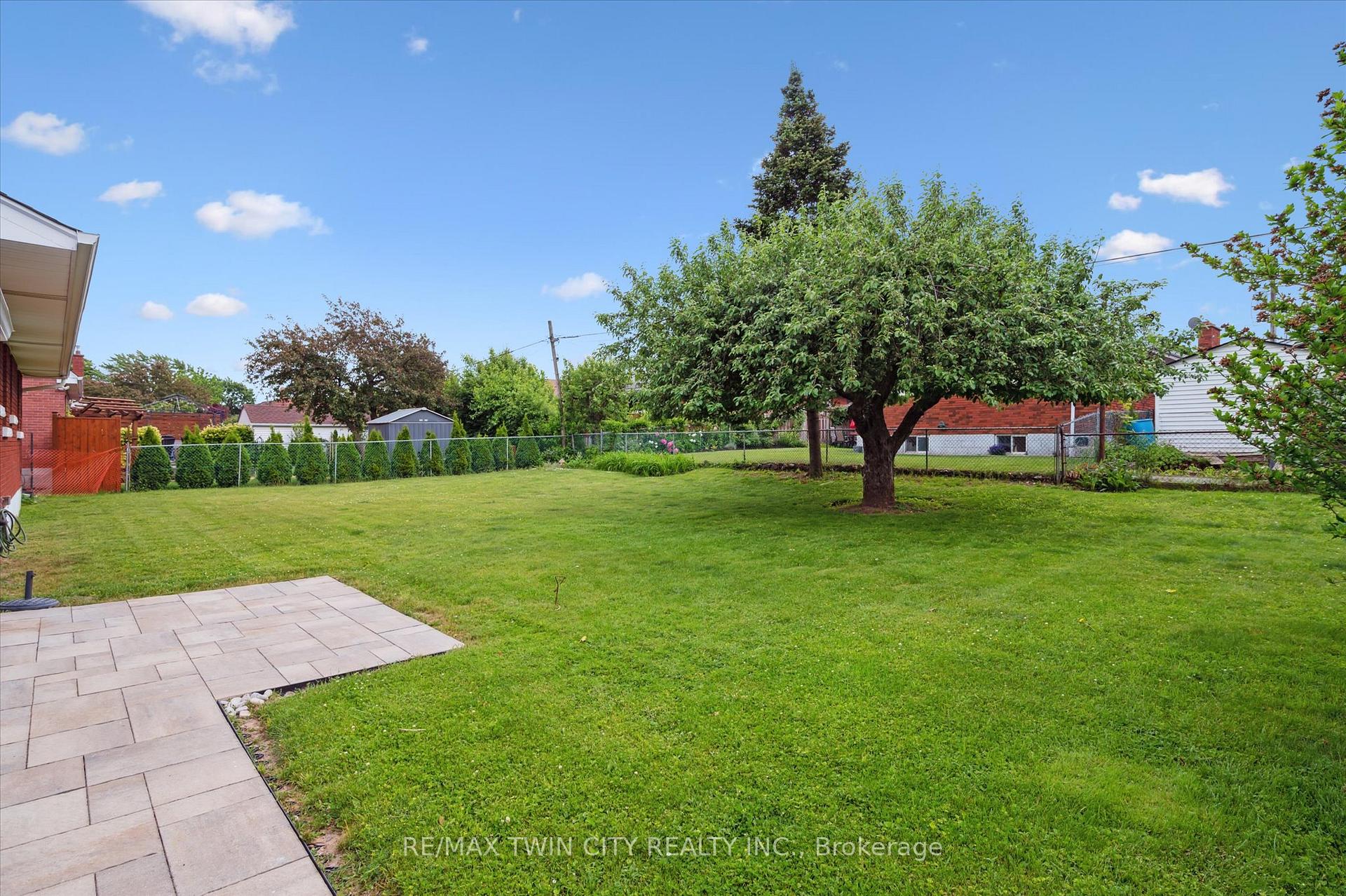 Photo 36 of 13 Meadowvale Avenue, Hamilton, Stoney Creek — HOMEH