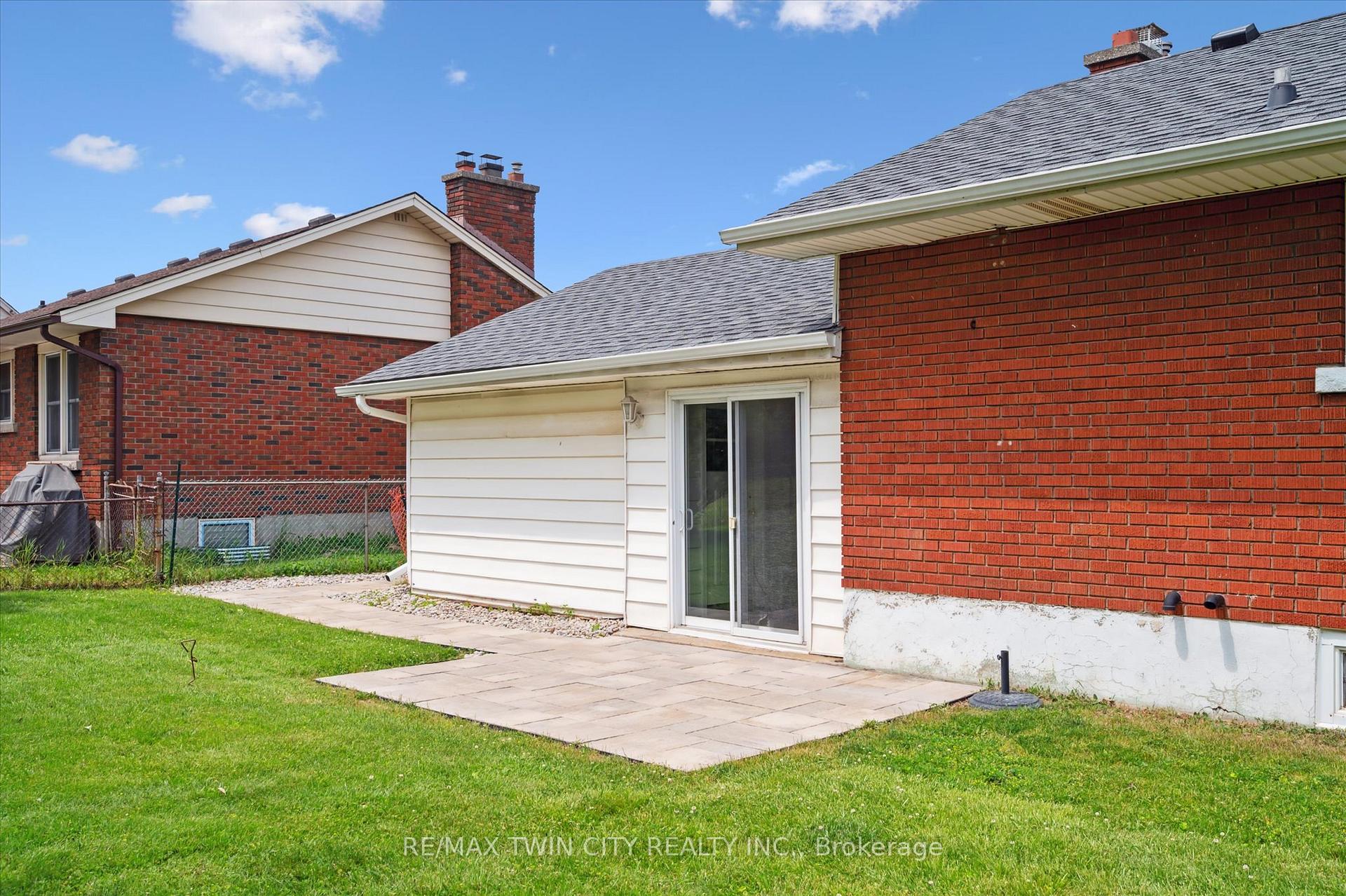 Photo 38 of 13 Meadowvale Avenue, Hamilton, Stoney Creek — HOMEH