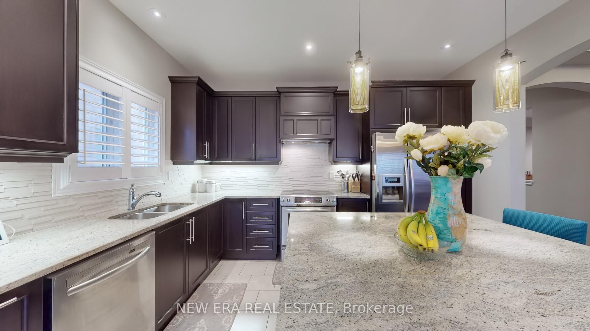 Photo 8 of 22 Wasaga Road, Brampton, Credit Valley — HOMEH