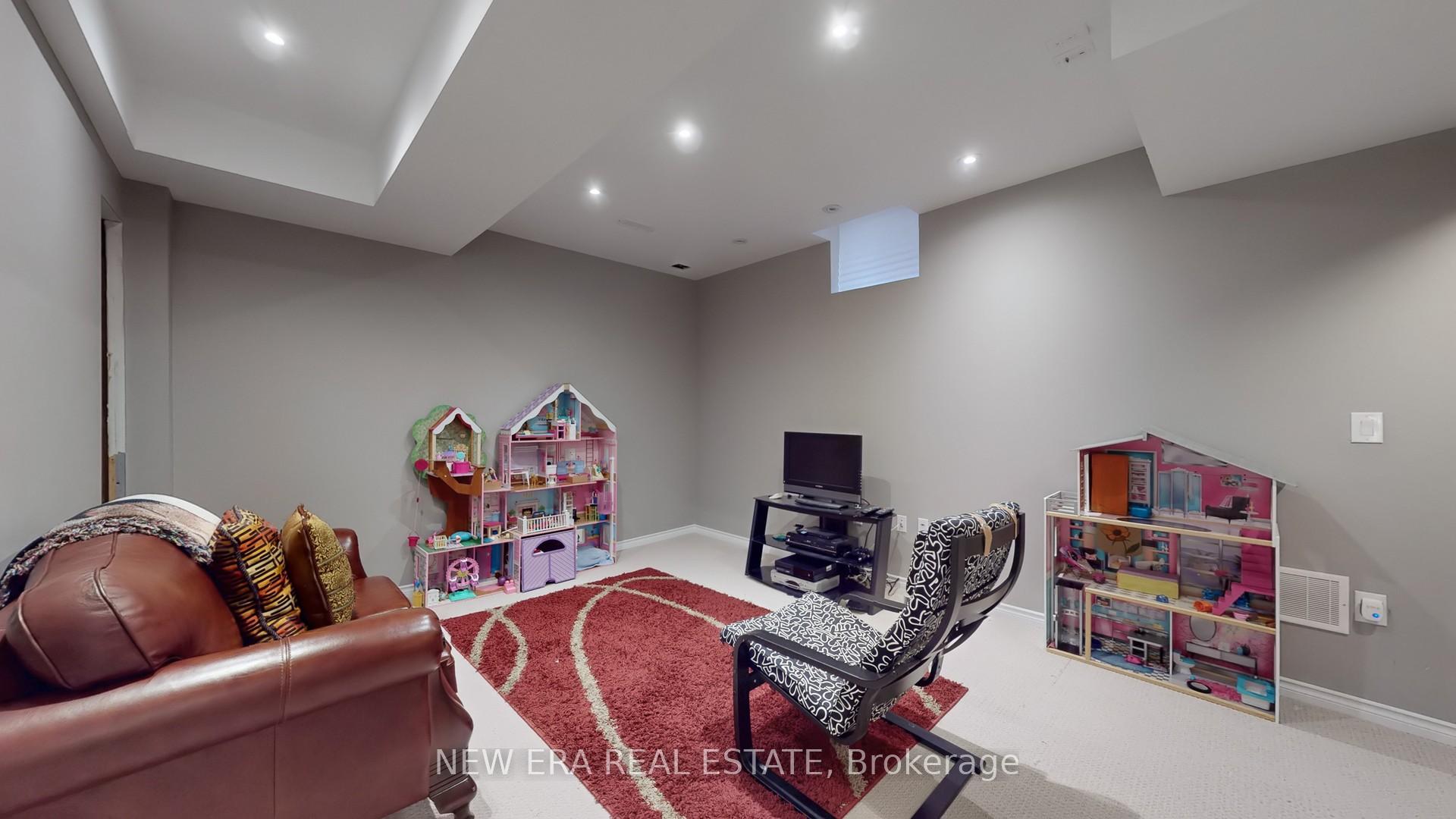 Photo 24 of 22 Wasaga Road, Brampton, Credit Valley — HOMEH